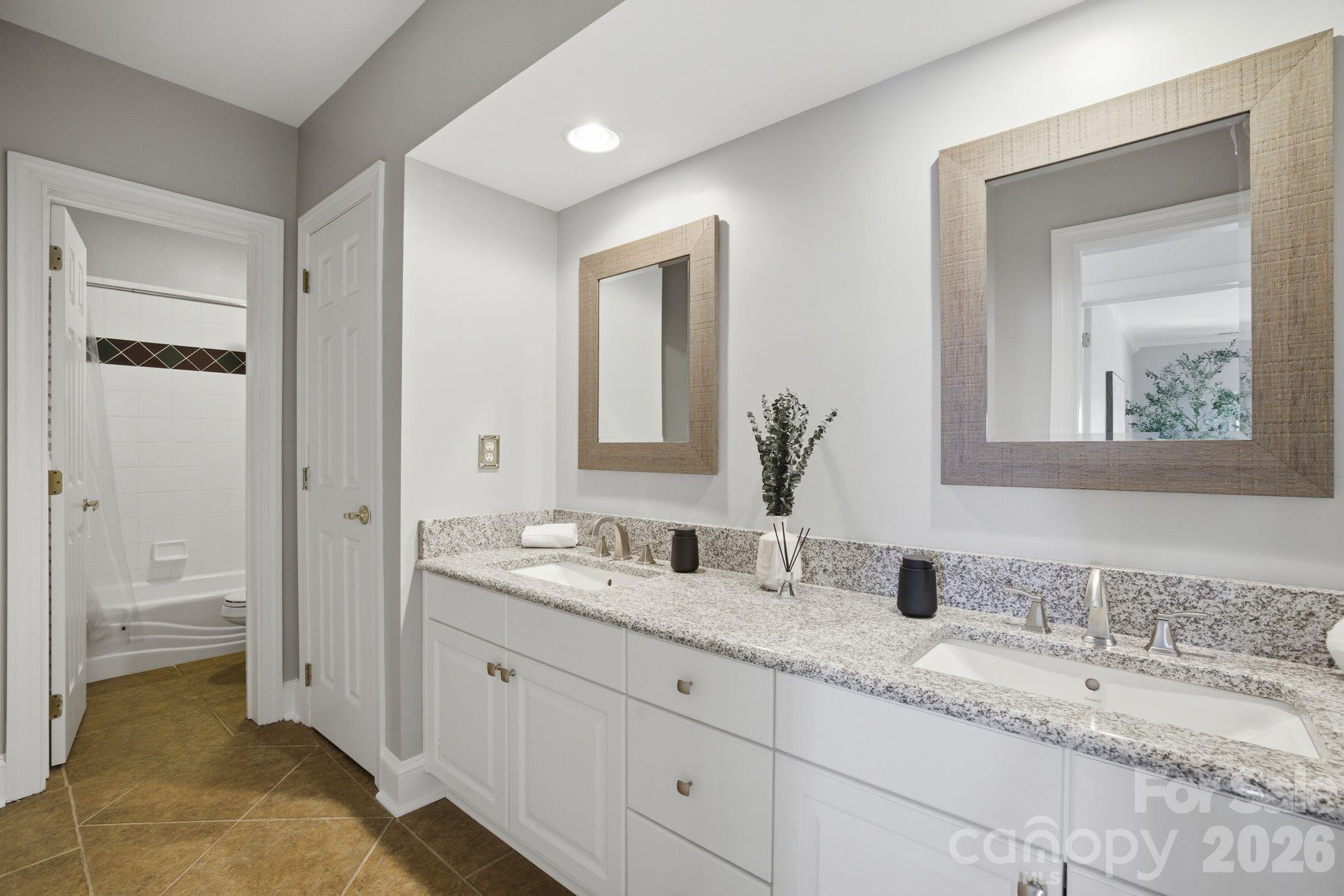 144 Mariner Pointe Lane — Mooresville