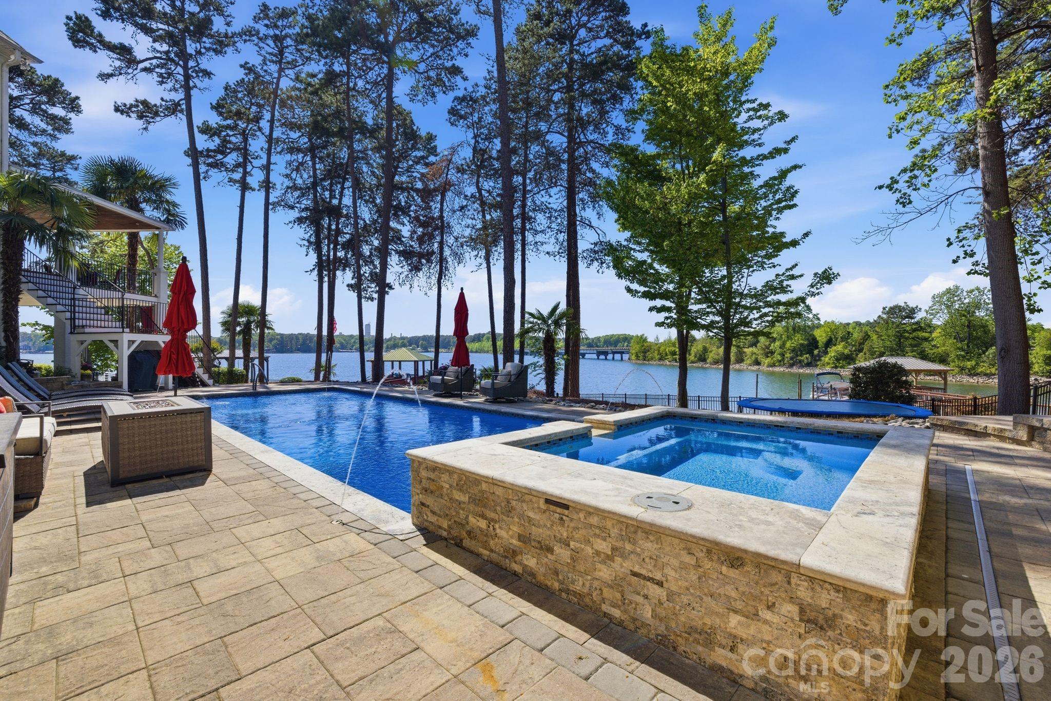 144 Mariner Pointe Lane — Mooresville