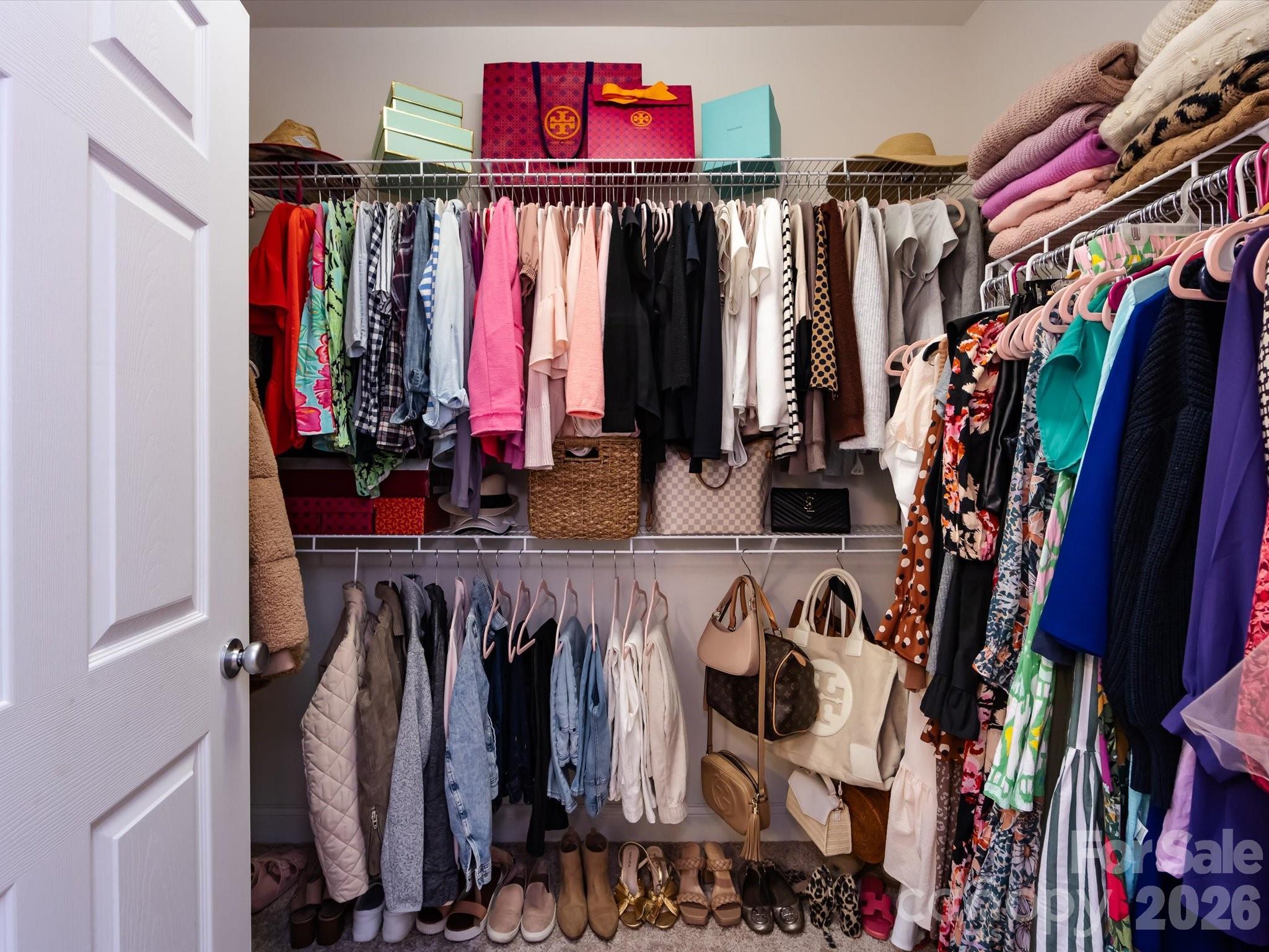 1000 E Woodlawn Road #113 — Charlotte