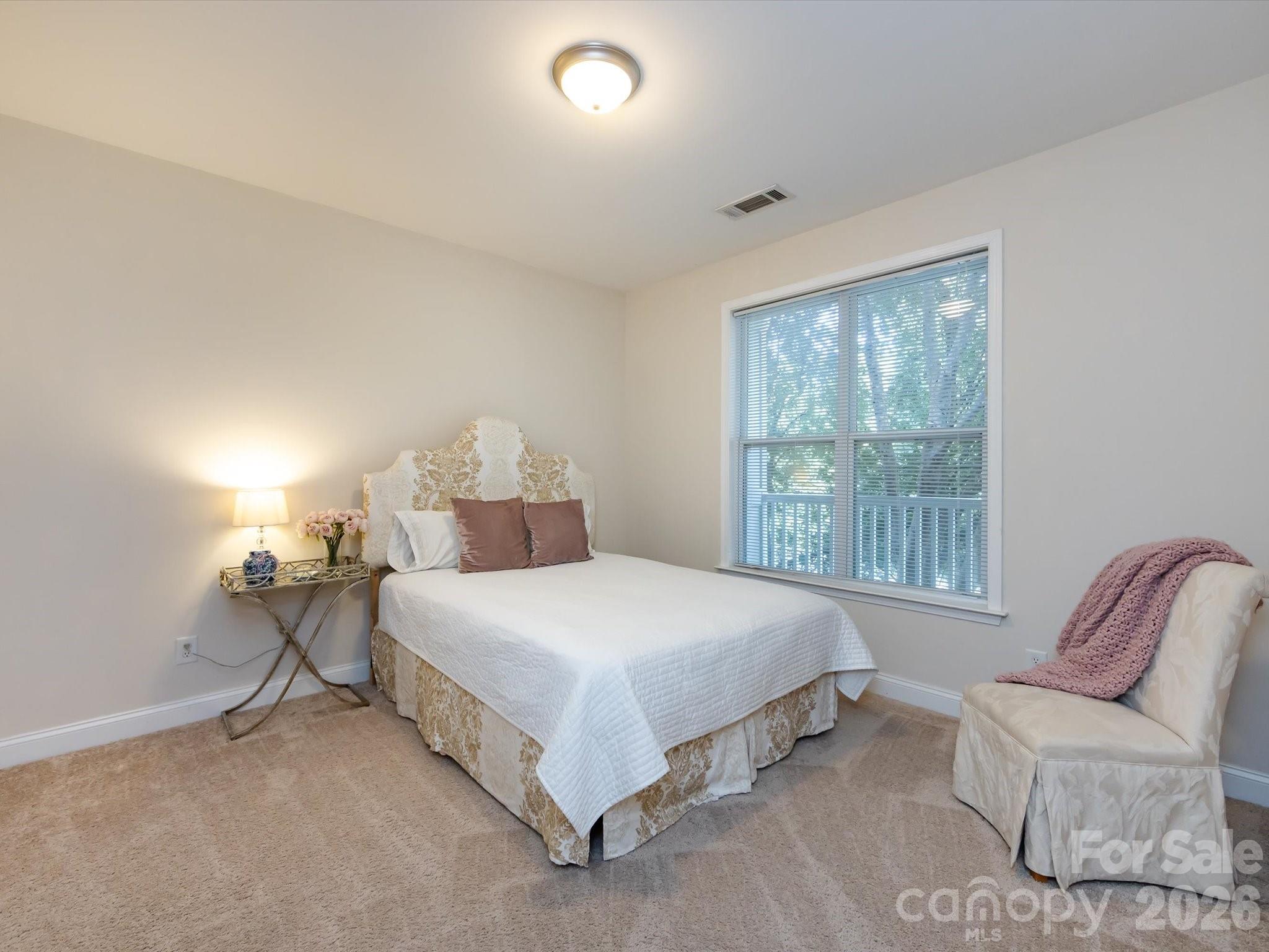 1000 E Woodlawn Road #113 — Charlotte