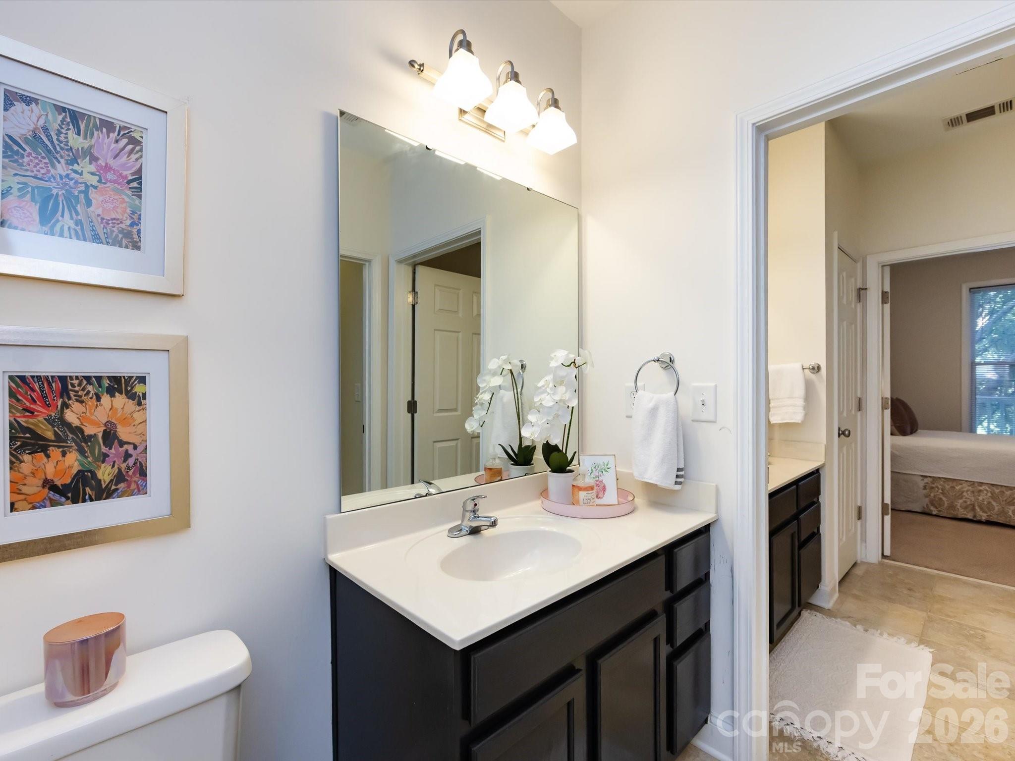 1000 E Woodlawn Road #113 — Charlotte
