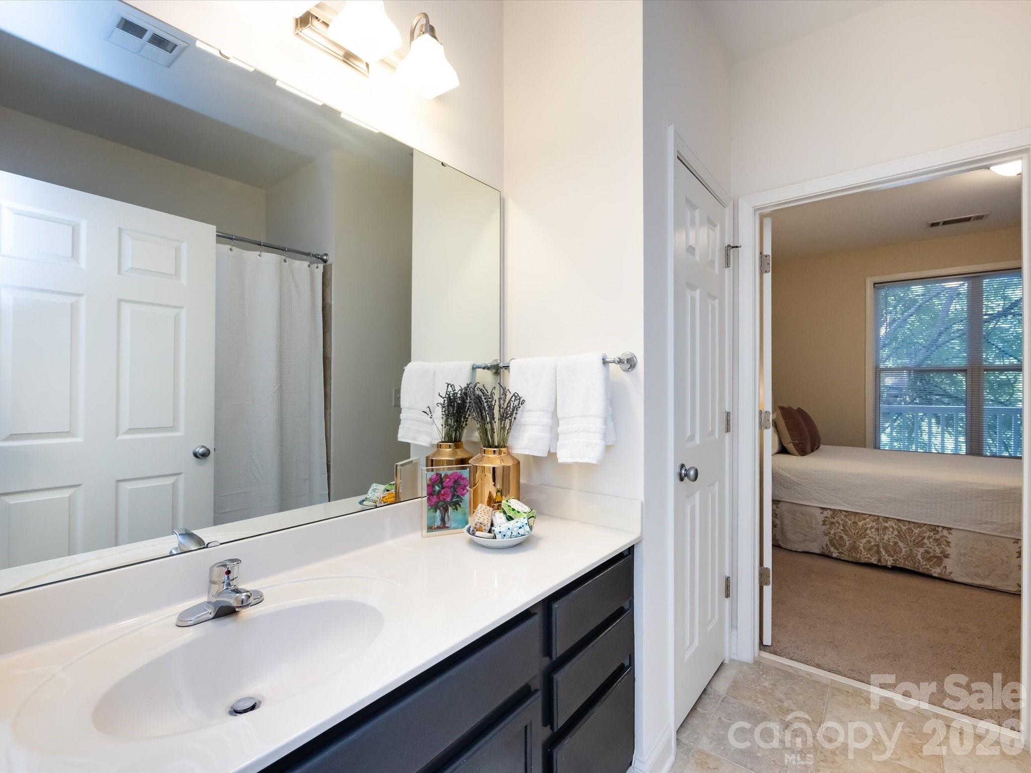 1000 E Woodlawn Road #113 — Charlotte