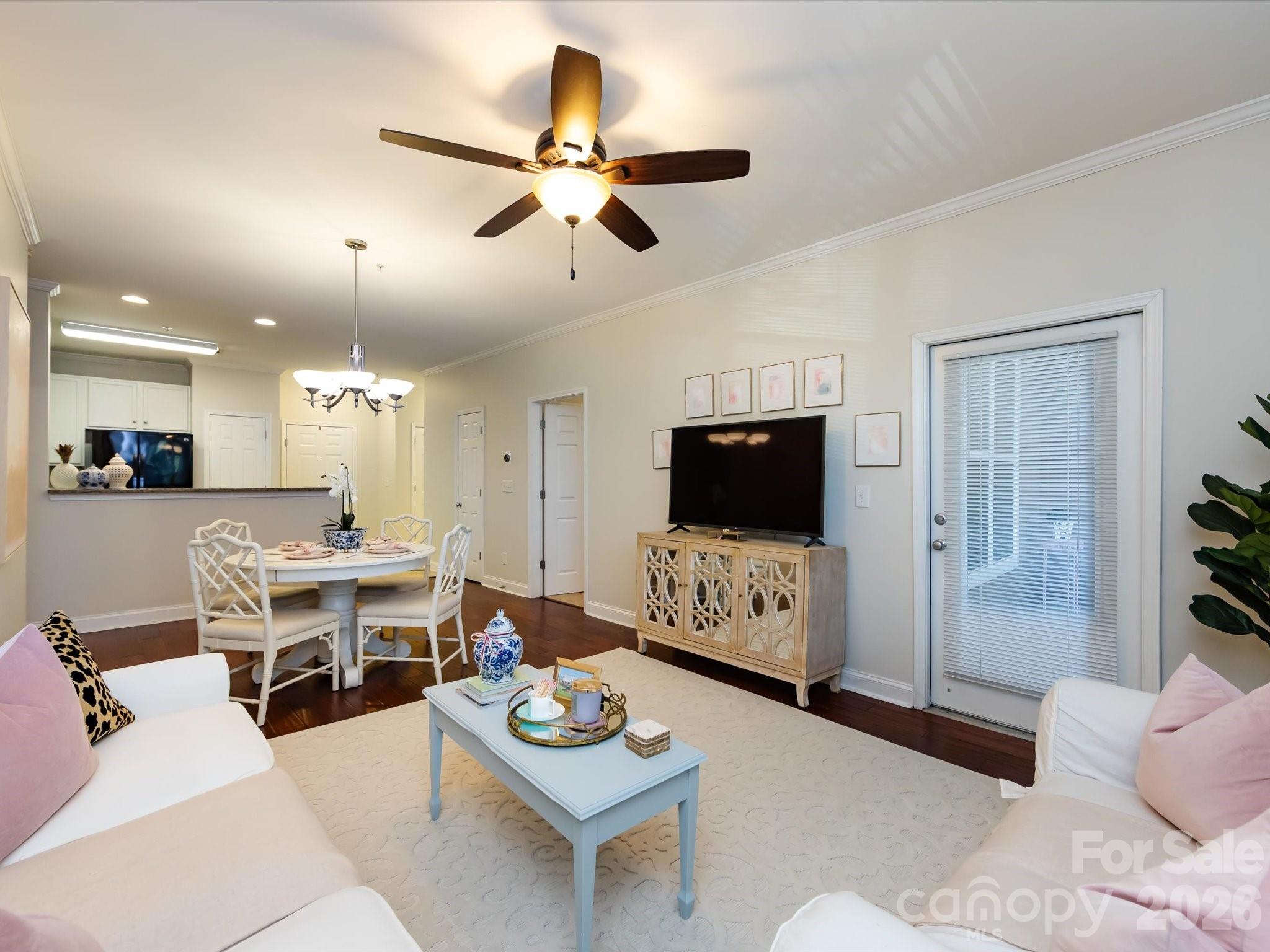 1000 E Woodlawn Road #113 — Charlotte