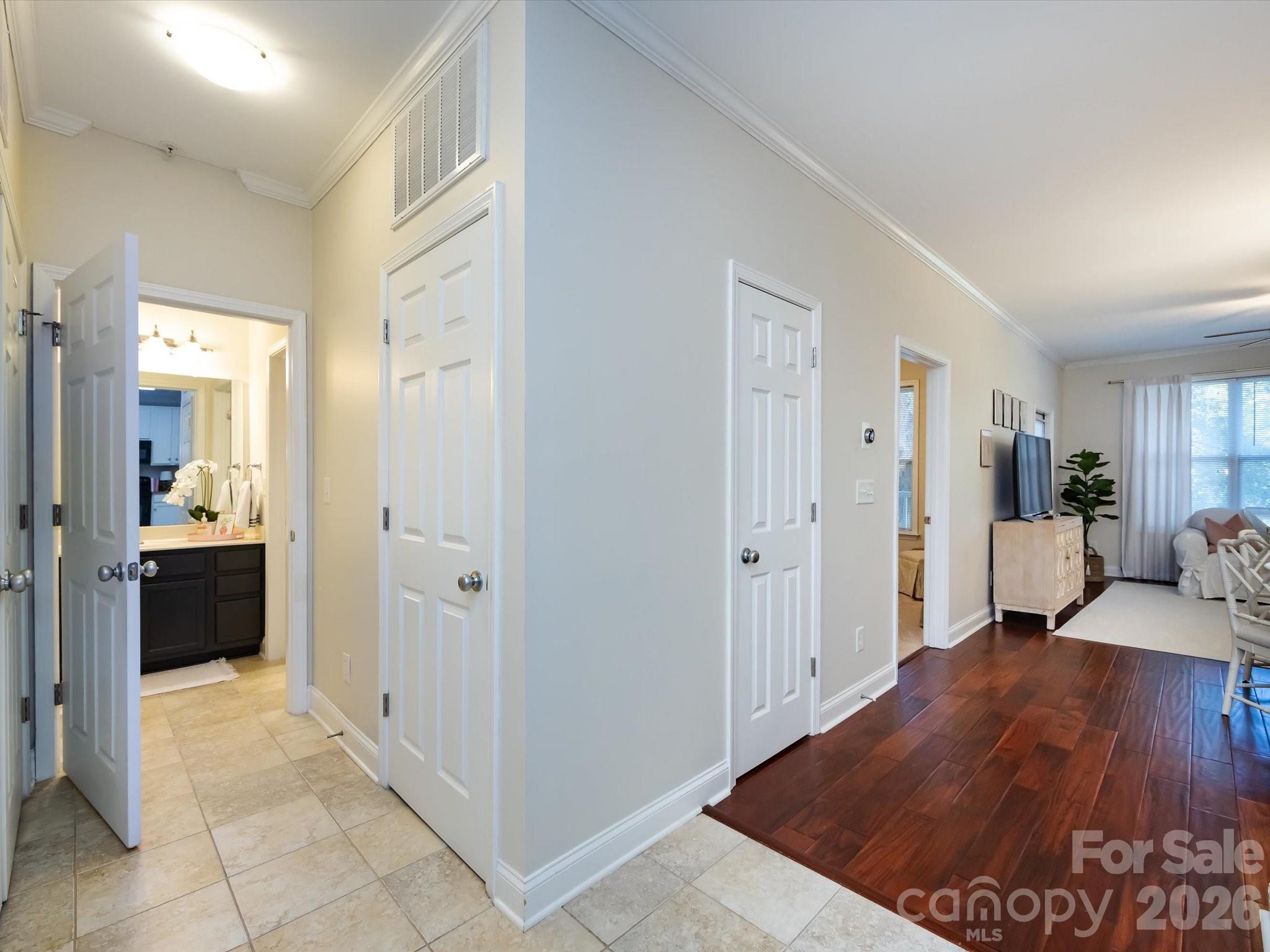 1000 E Woodlawn Road #113 — Charlotte