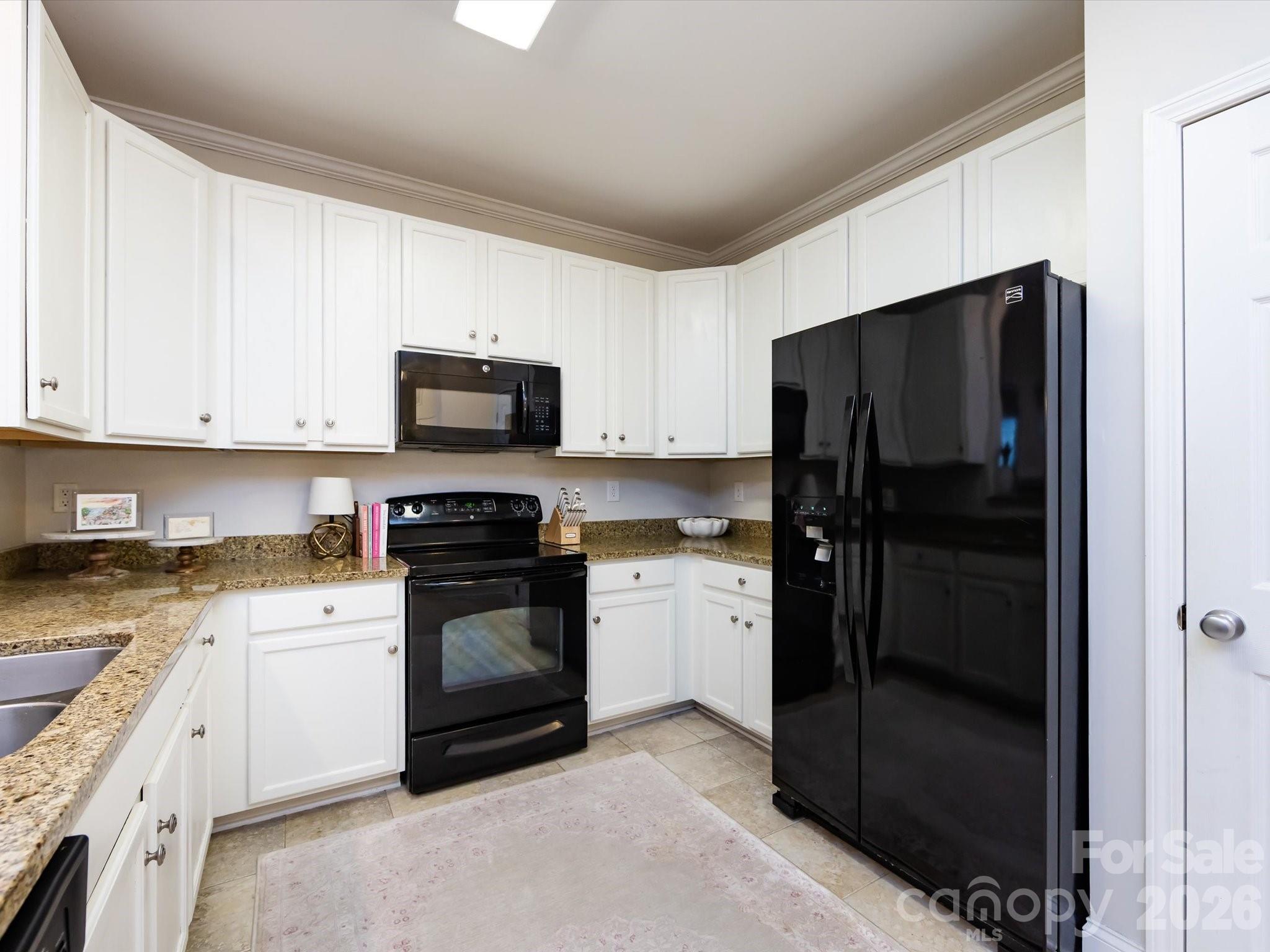 1000 E Woodlawn Road #113 — Charlotte