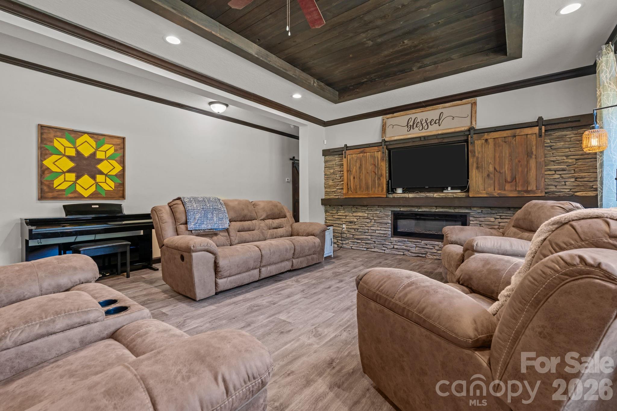 812 Mclendon Road — Morven