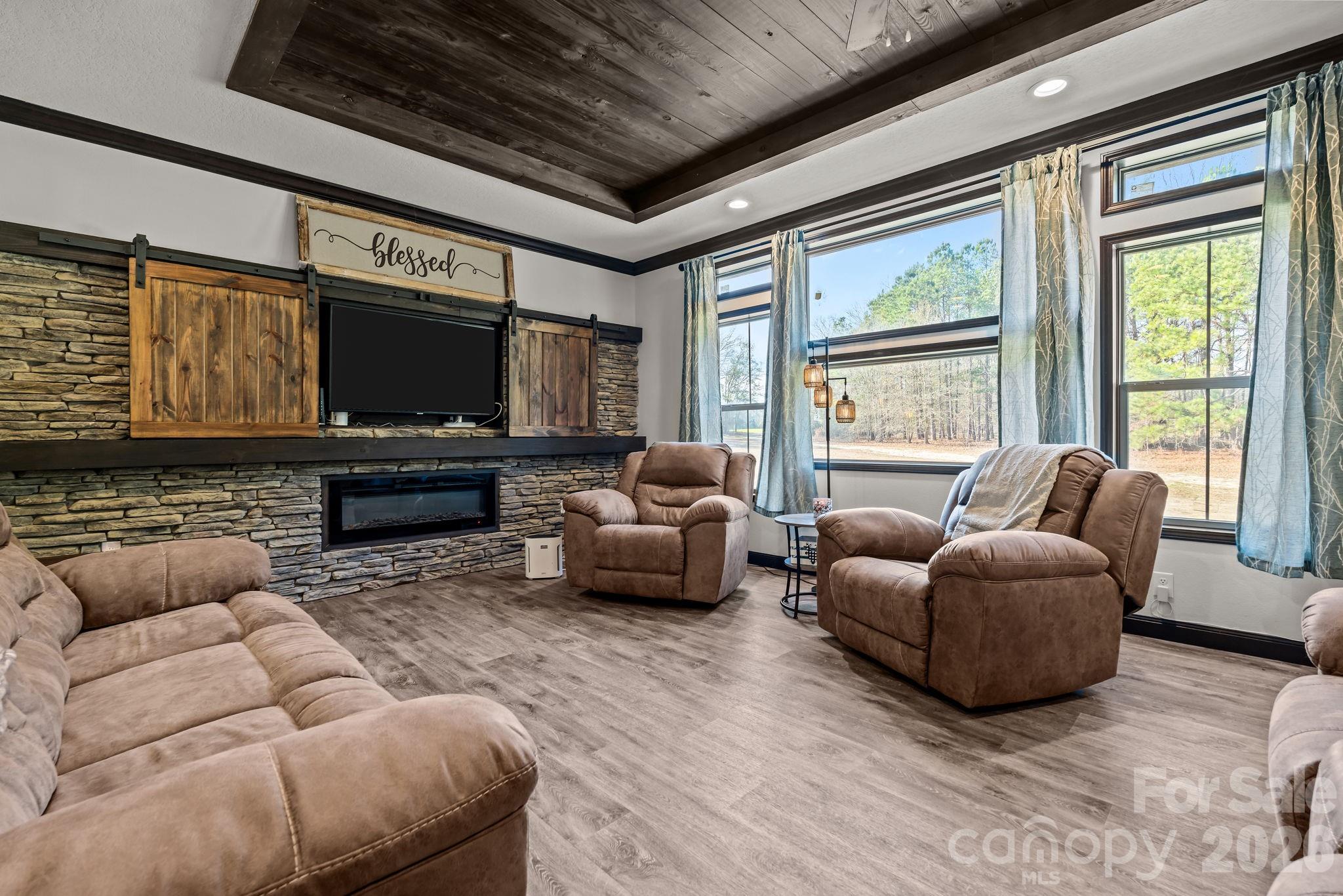 812 Mclendon Road — Morven