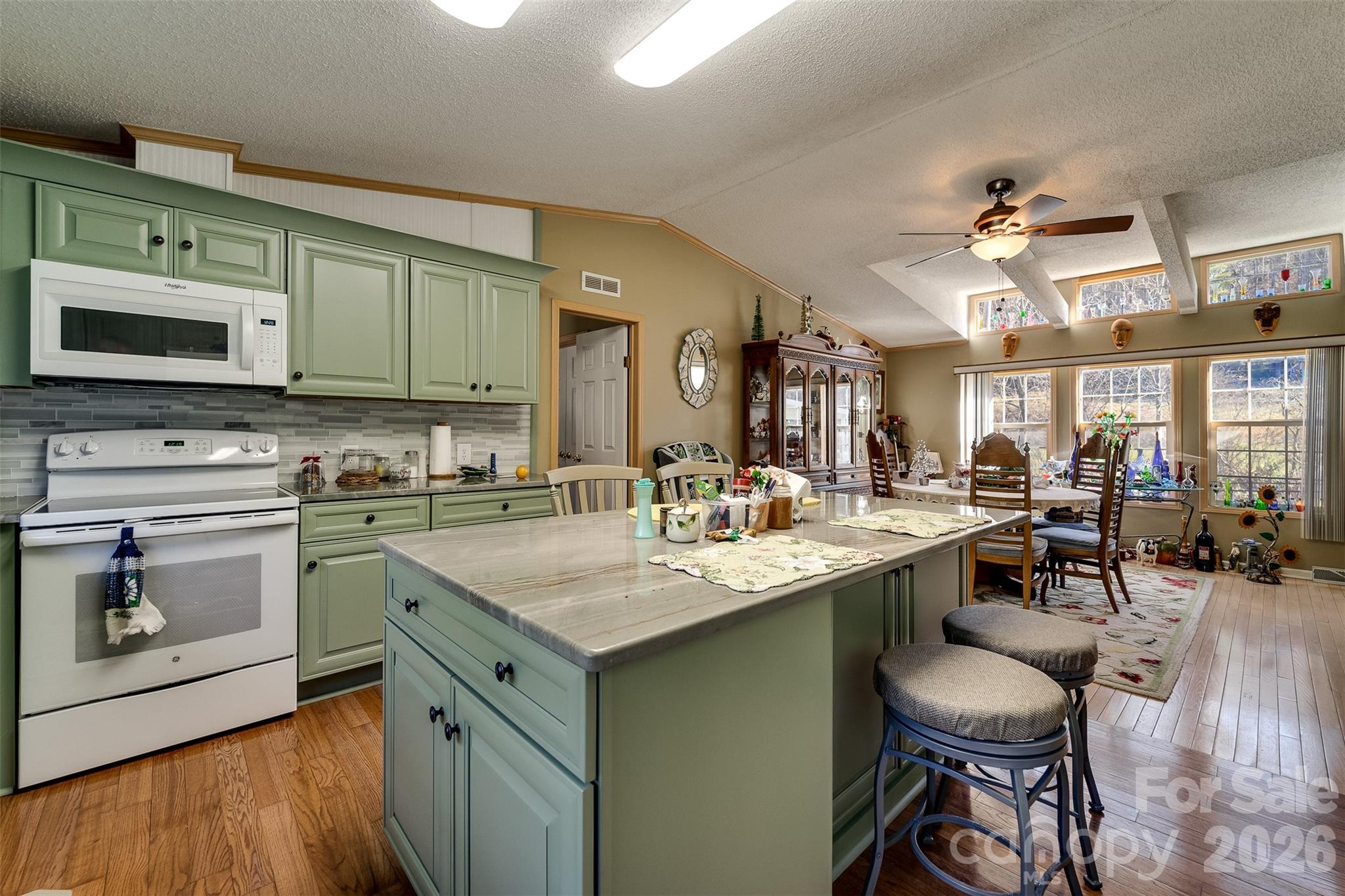 7581 Hwy 441 Highway S — Sylva
