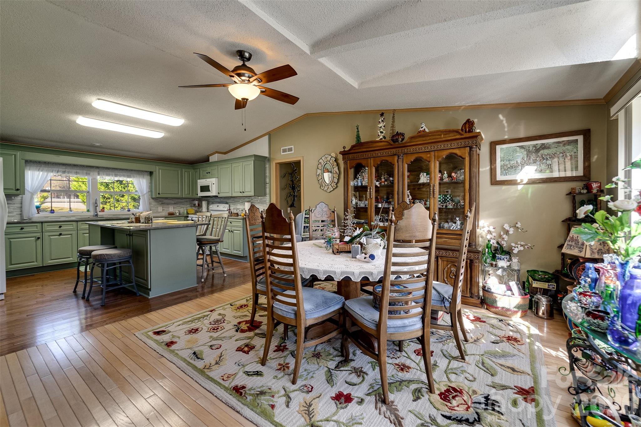 7581 Hwy 441 Highway S — Sylva