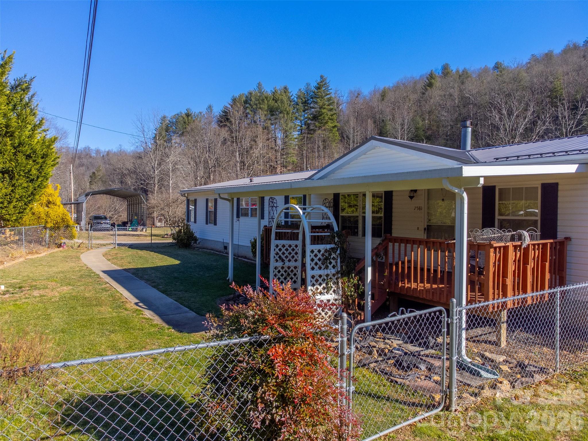7581 Hwy 441 Highway S — Sylva