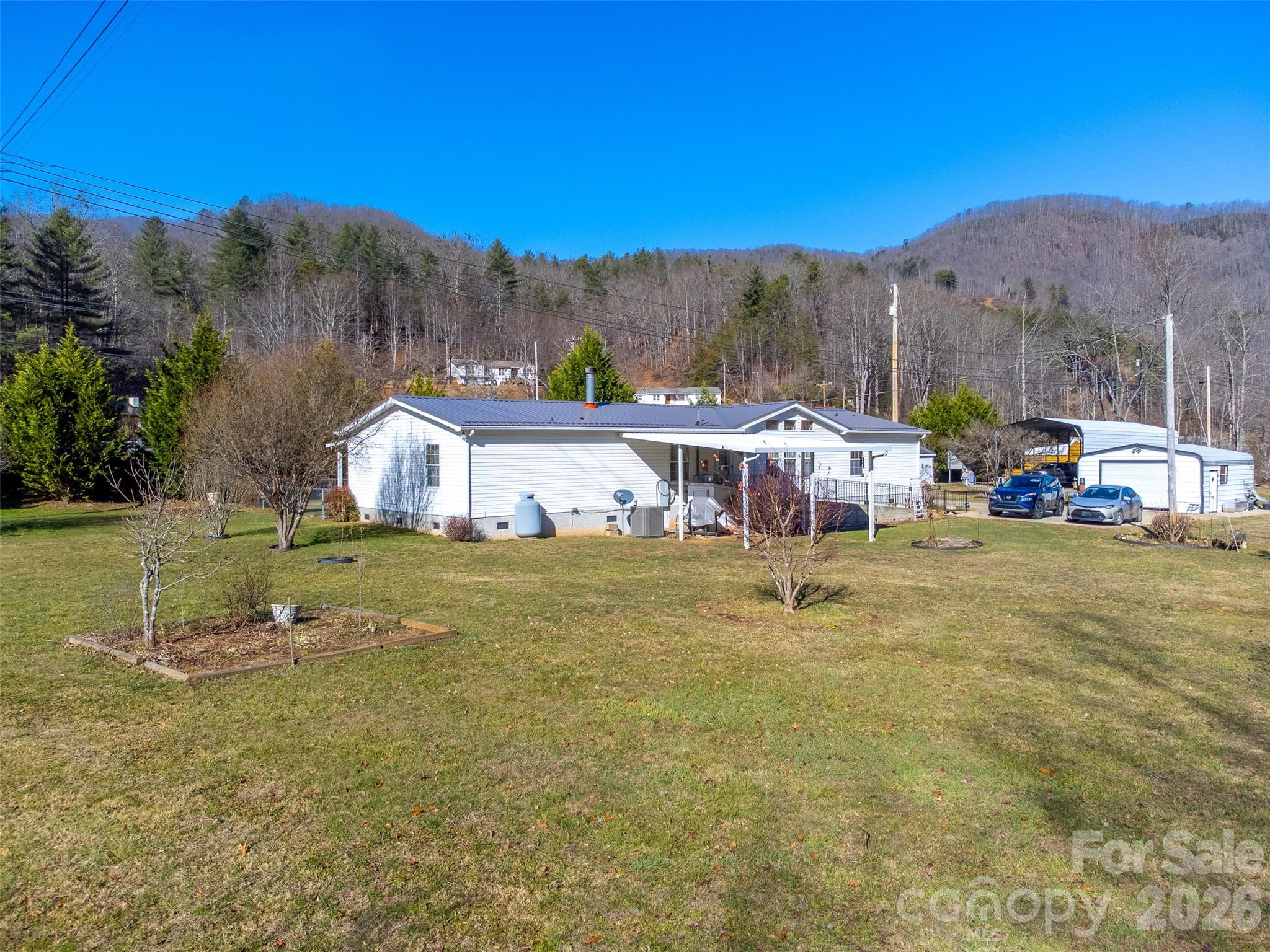 7581 Hwy 441 Highway S — Sylva