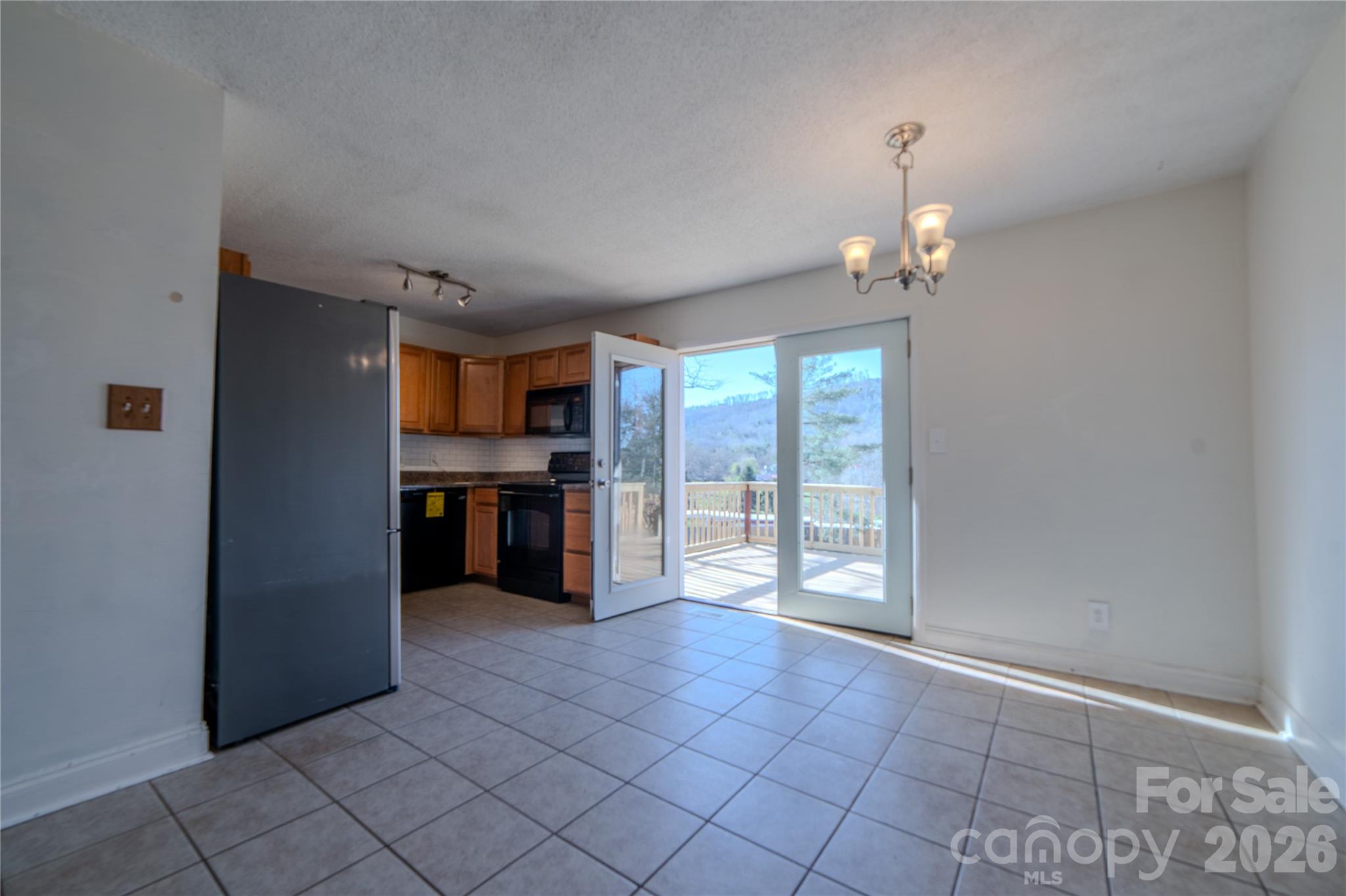 327 Heather Court — Asheville
