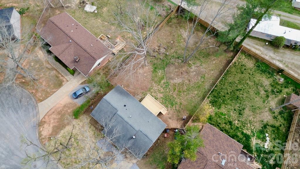 327 Heather Court — Asheville