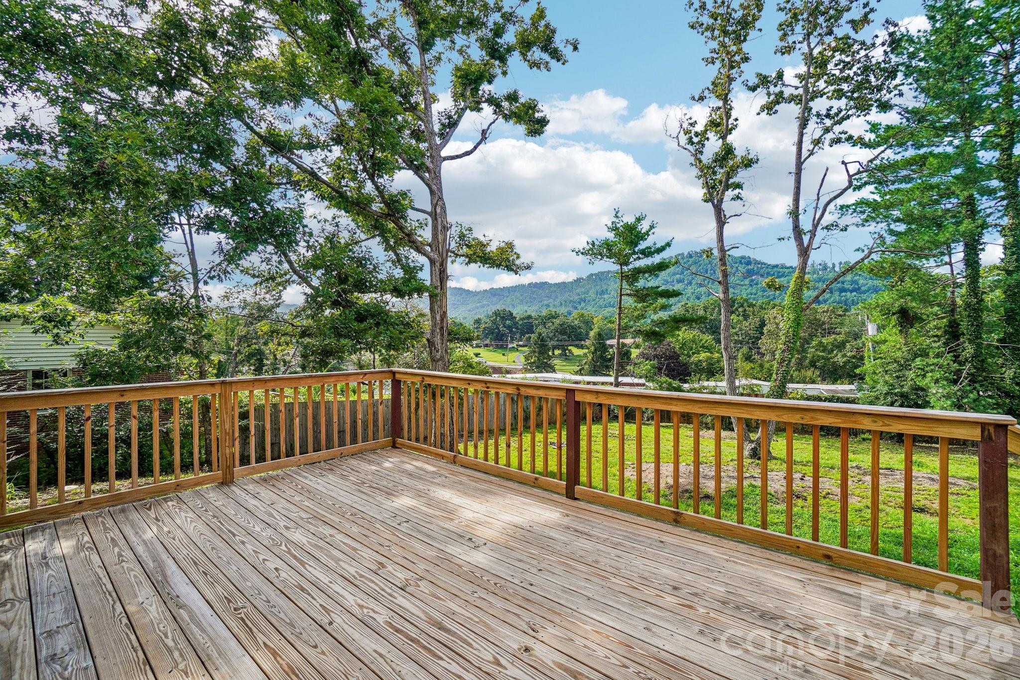 327 Heather Court — Asheville