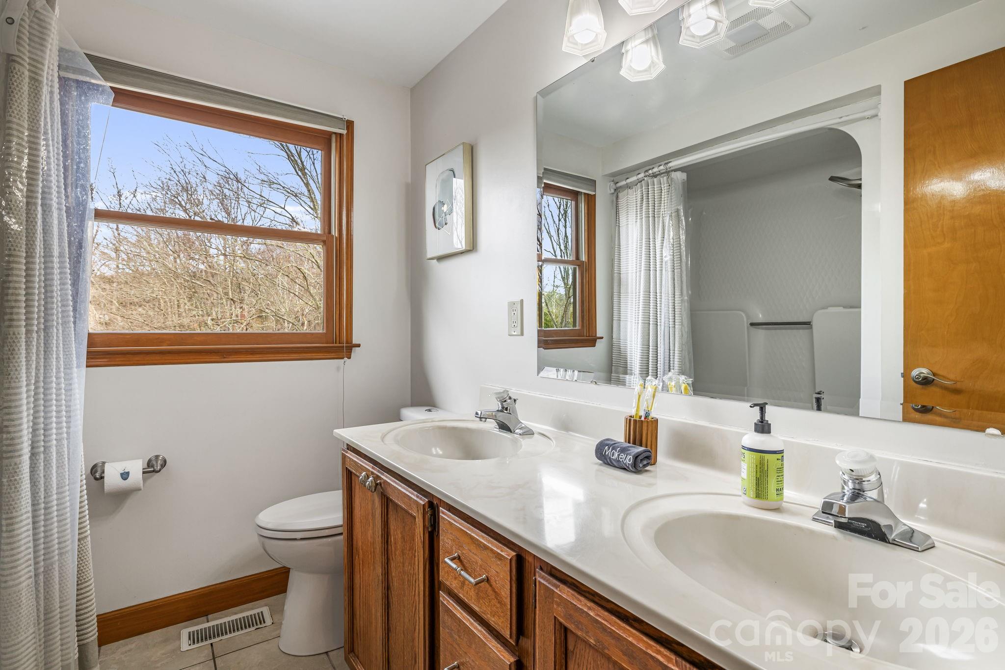 1236 Upper Brush Creek Road — Fairview