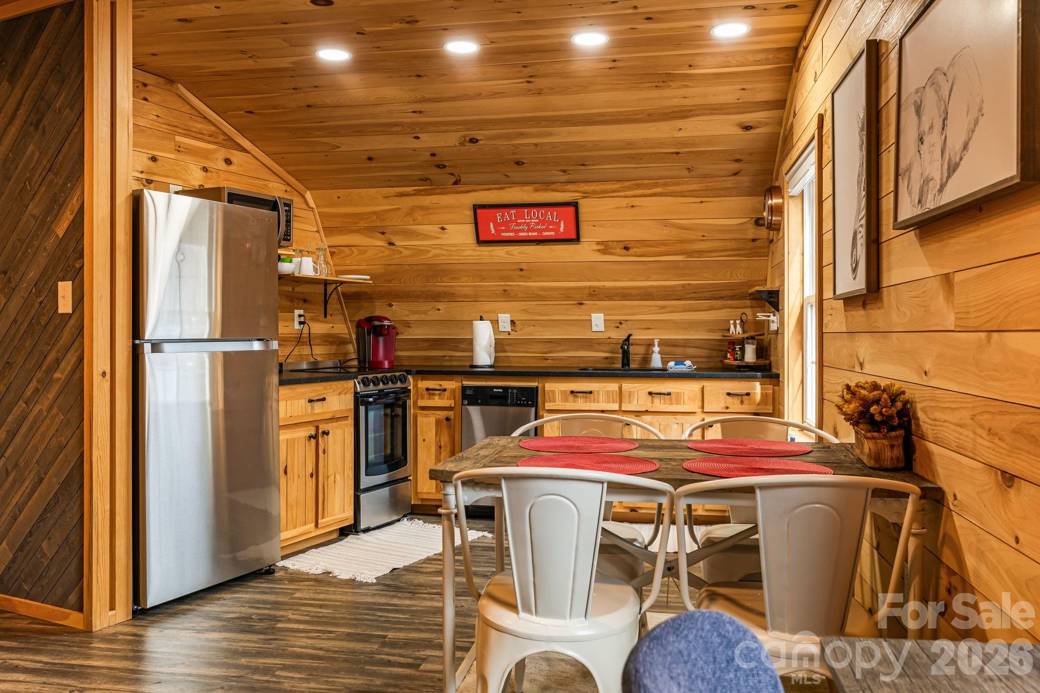 1236 Upper Brush Creek Road — Fairview