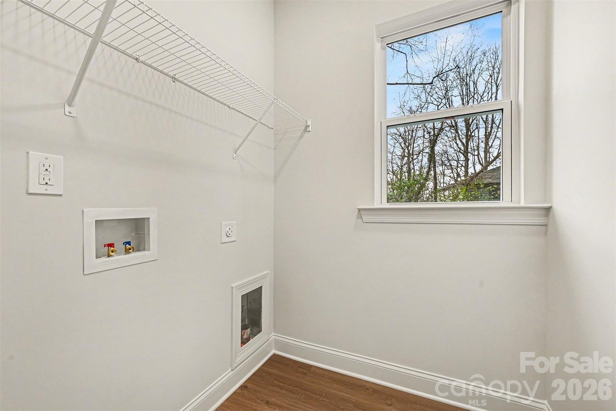 226 Oak Circle — Newton