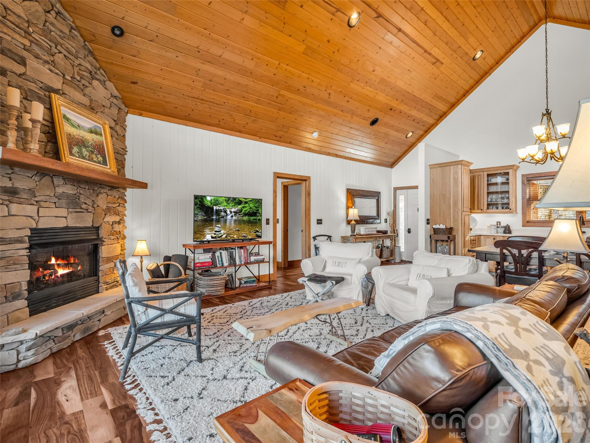 32 Zebulon Lane — Mars Hill
