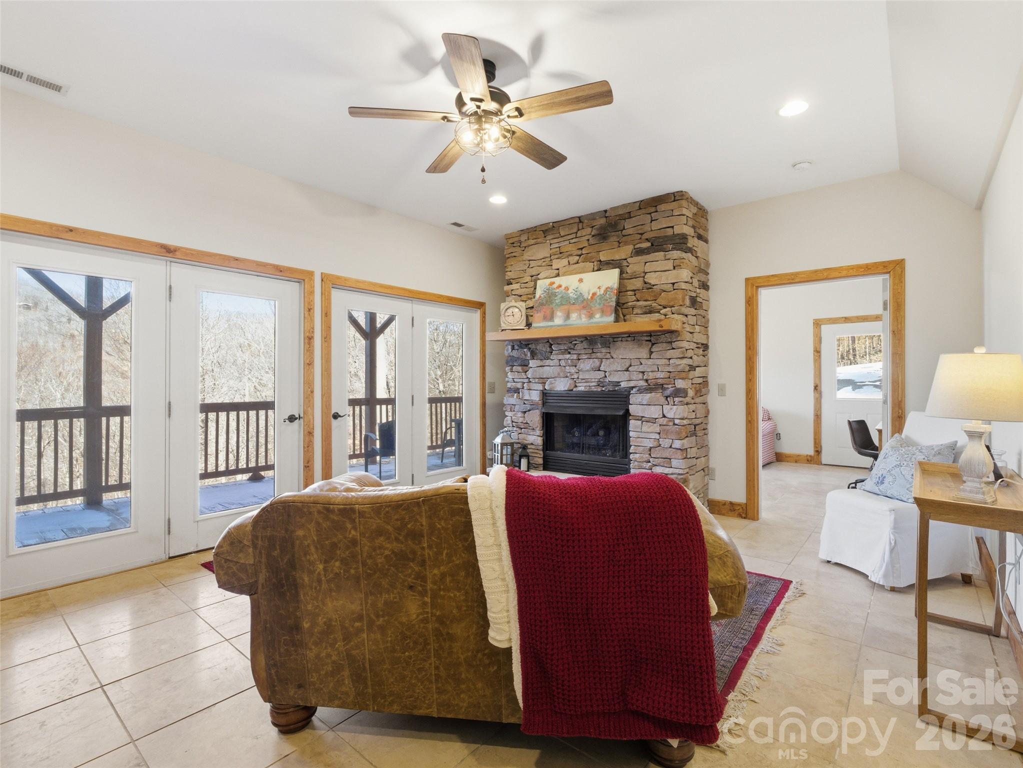 32 Zebulon Lane — Mars Hill