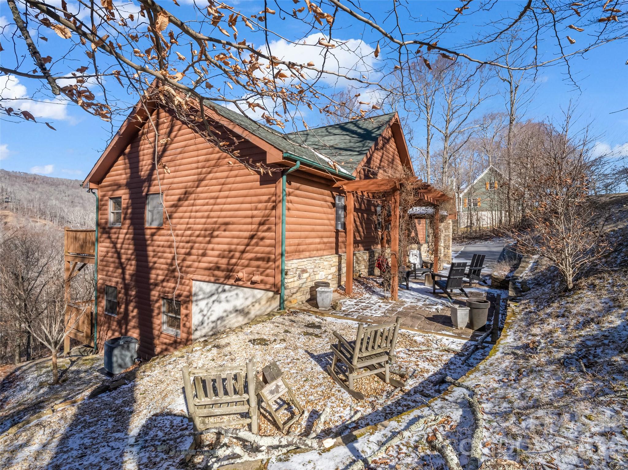 32 Zebulon Lane — Mars Hill