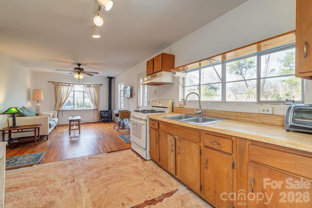 224 Old Home Road — Asheville