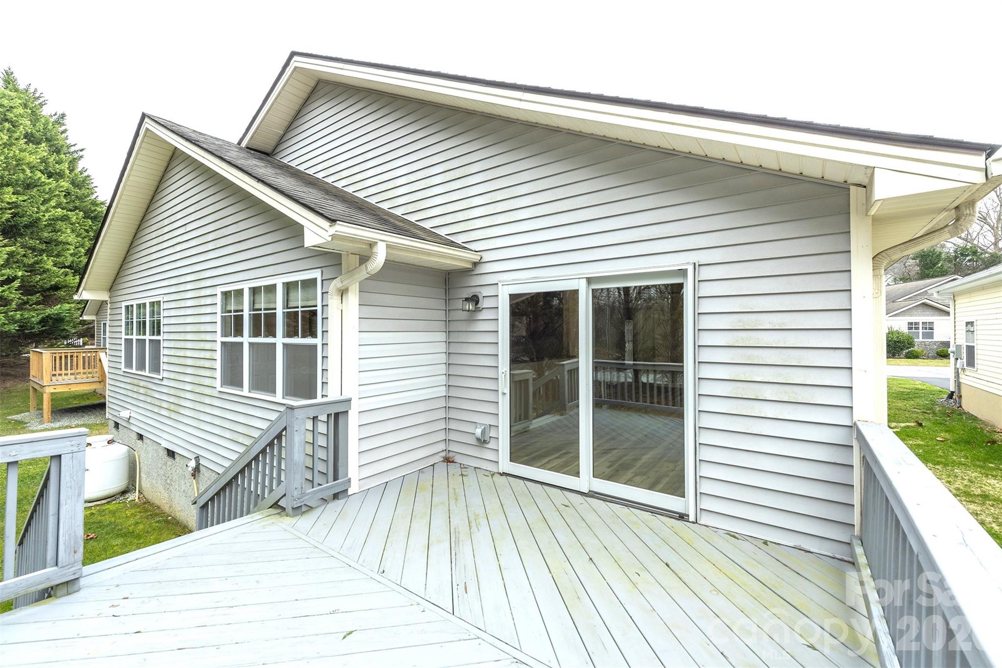 50 Clear Creekside Drive — Hendersonville