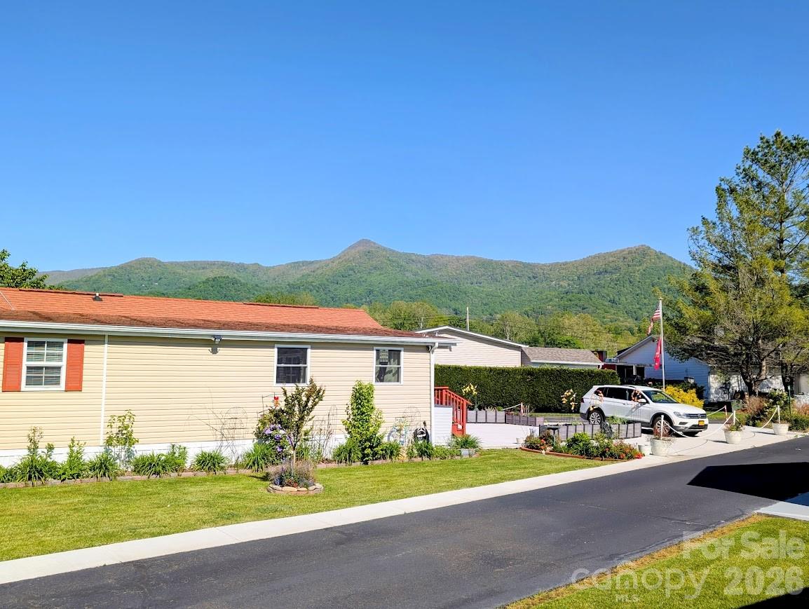 29 Polka Lane — Waynesville