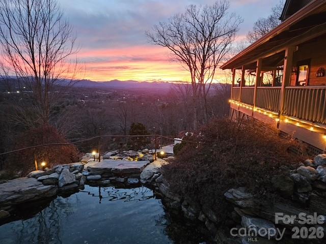112 Hamburg Mountain Road — Weaverville