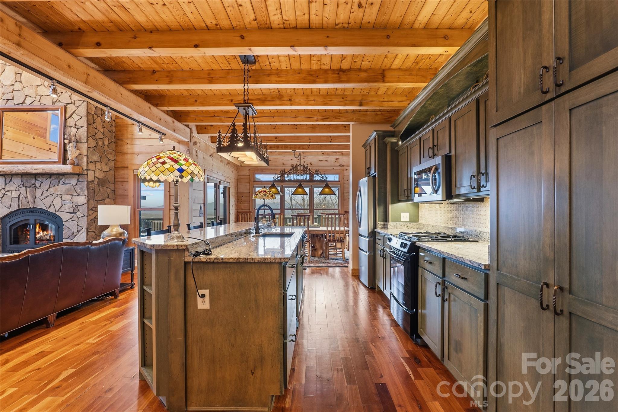 112 Hamburg Mountain Road — Weaverville