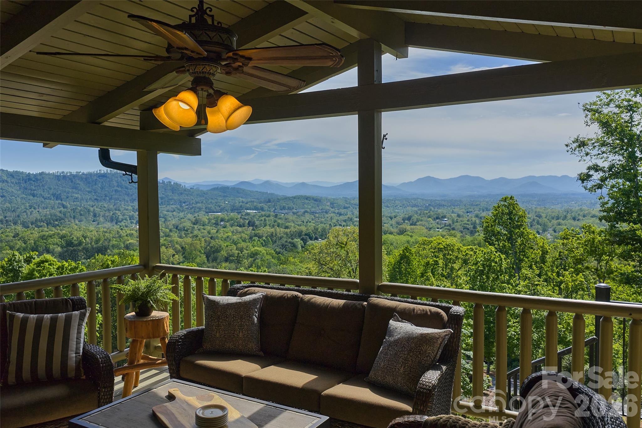 112 Hamburg Mountain Road — Weaverville
