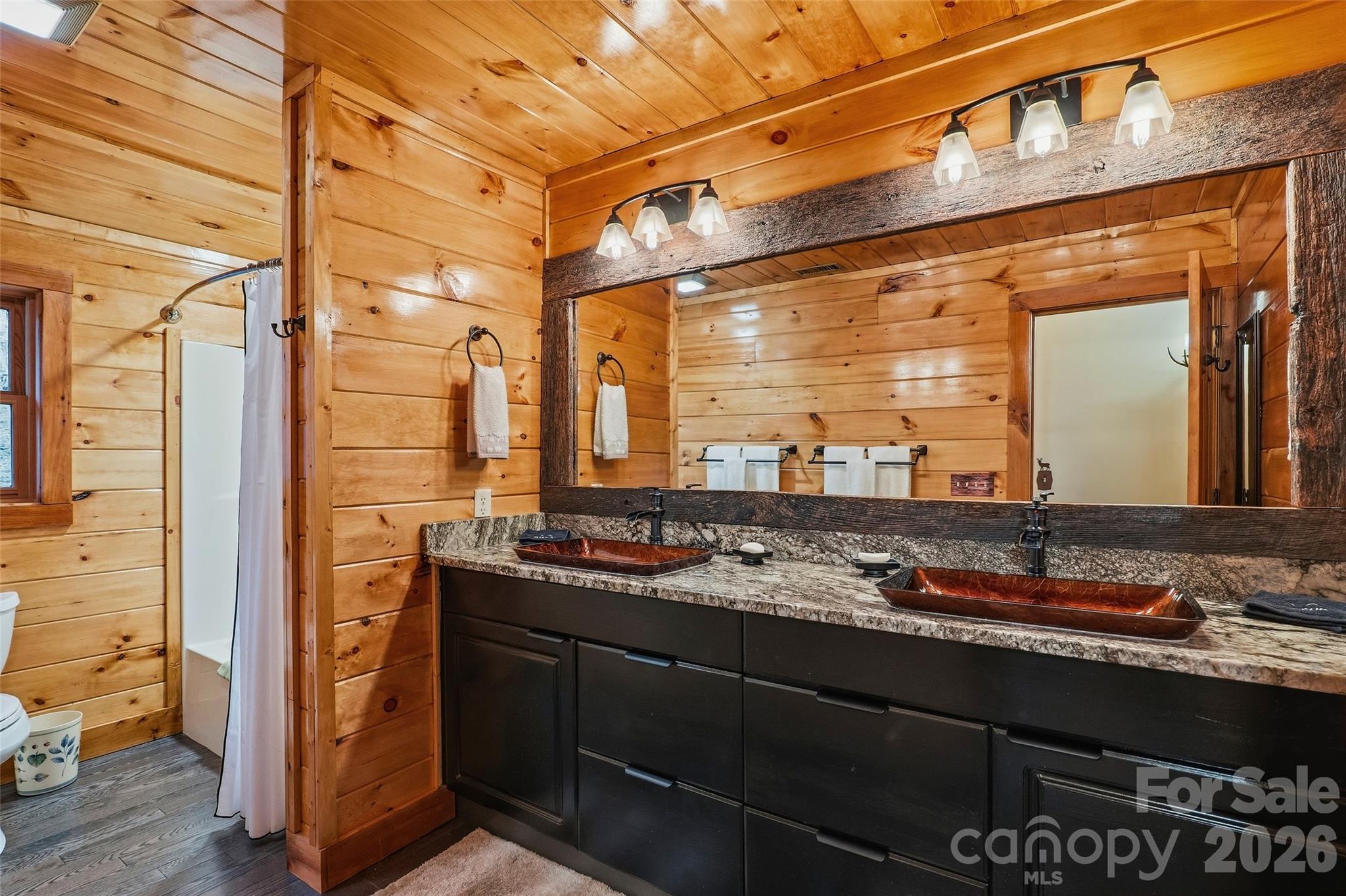 112 Hamburg Mountain Road — Weaverville