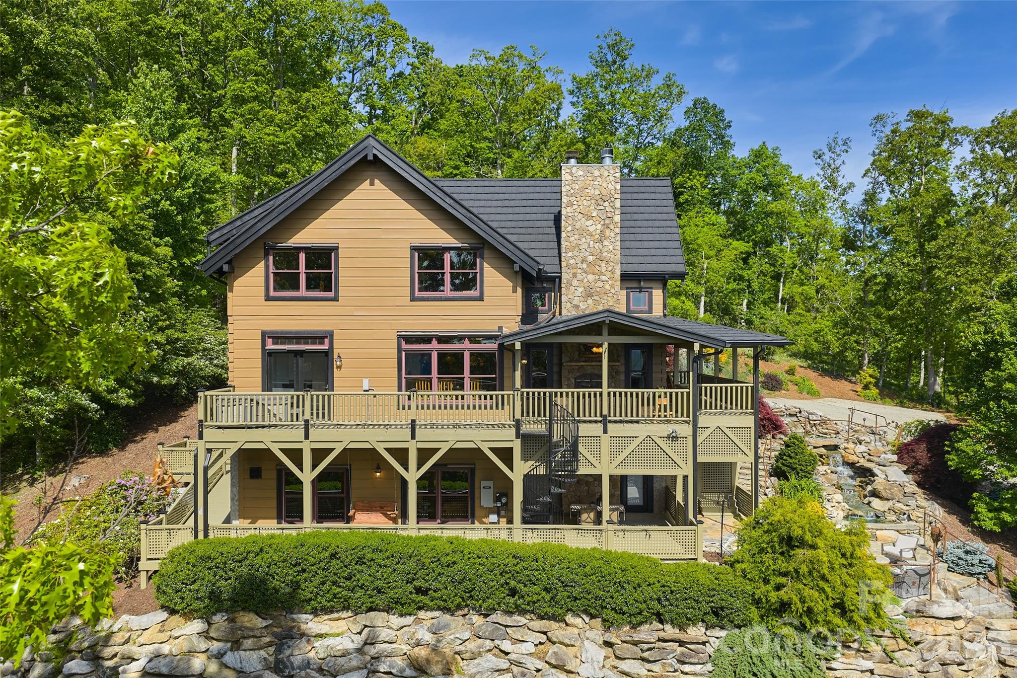 112 Hamburg Mountain Road — Weaverville