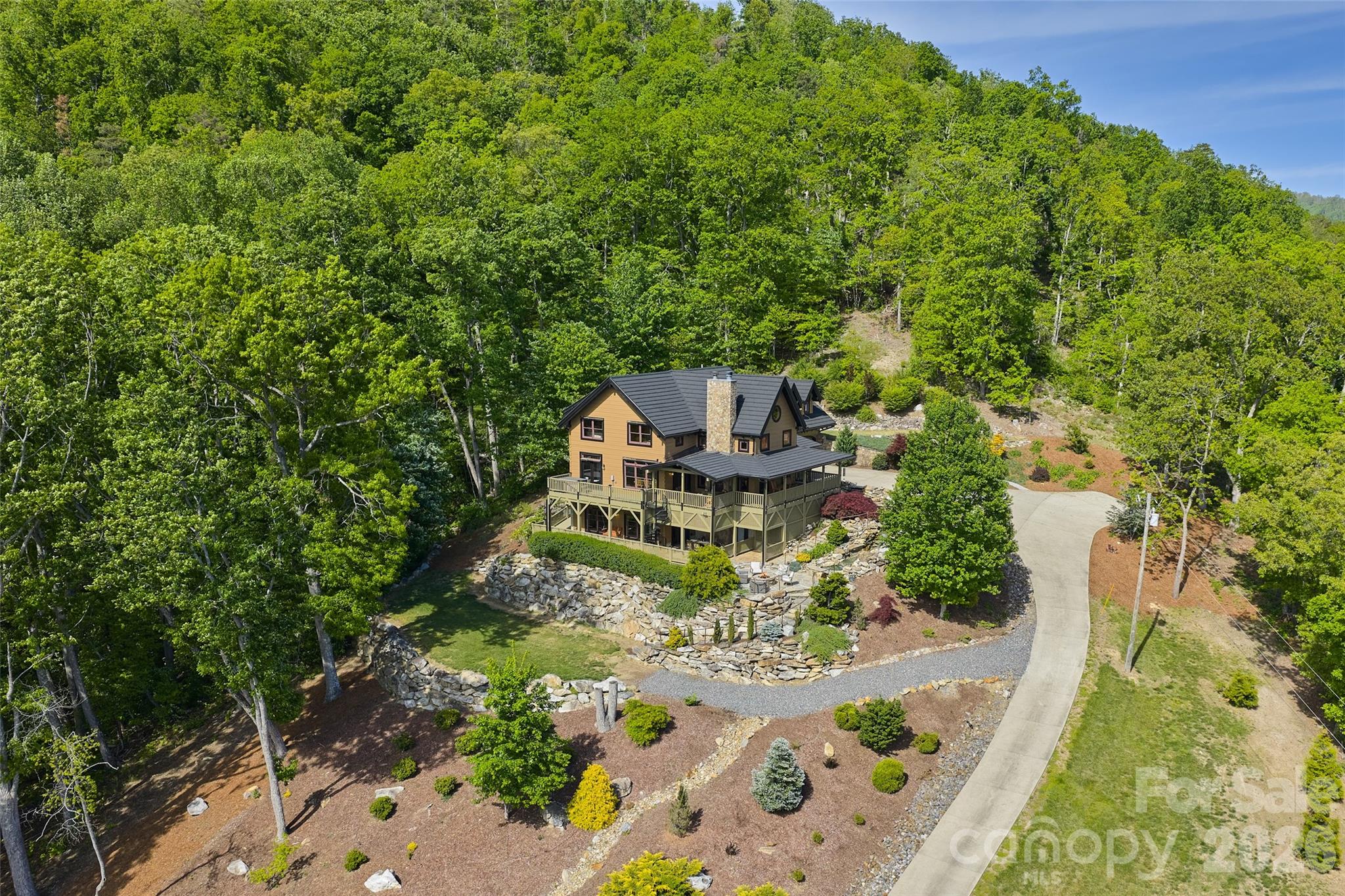 112 Hamburg Mountain Road — Weaverville