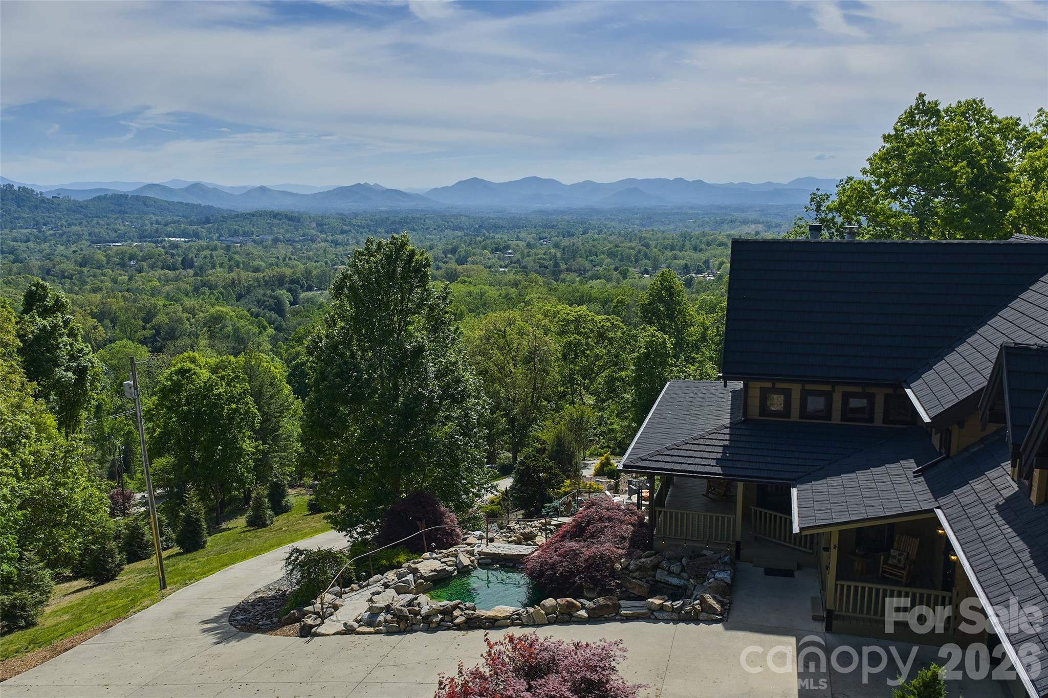 112 Hamburg Mountain Road — Weaverville