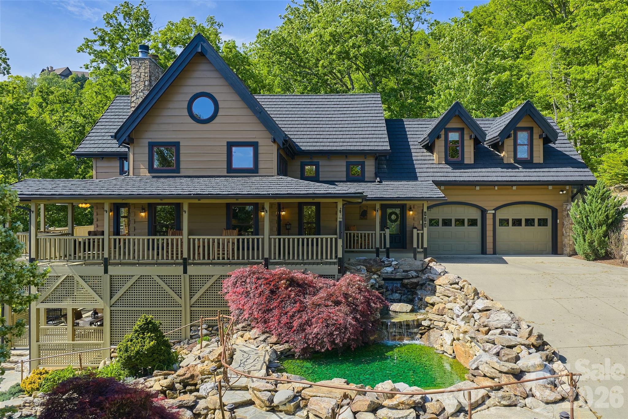112 Hamburg Mountain Road — Weaverville