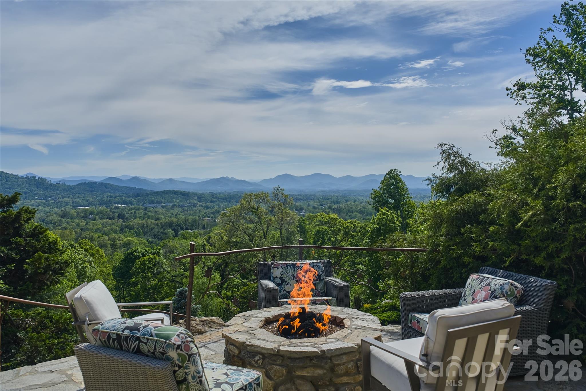 112 Hamburg Mountain Road — Weaverville