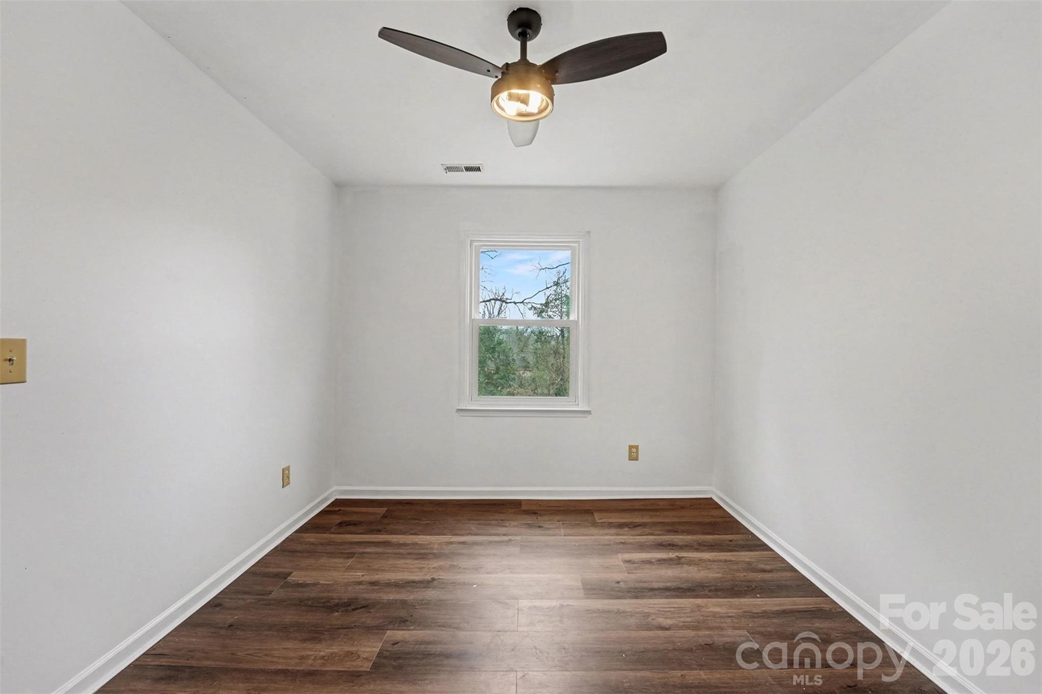 5609 Beaconsfield Road — Charlotte