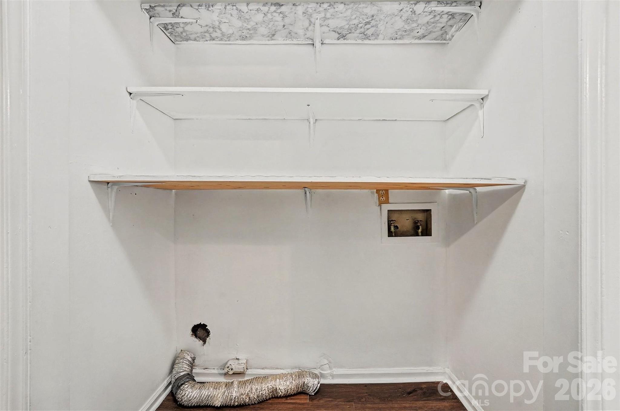 5609 Beaconsfield Road — Charlotte