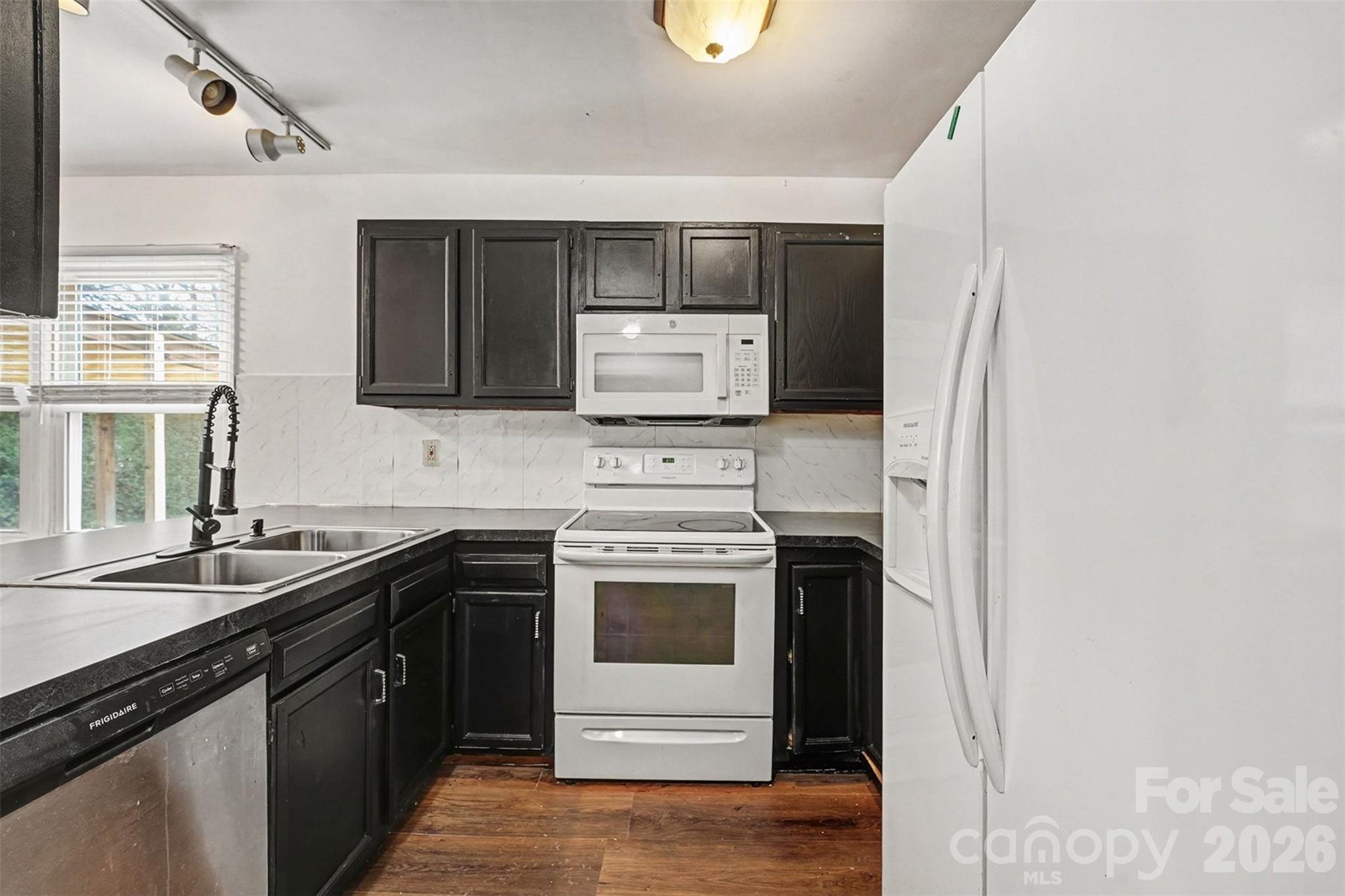 5609 Beaconsfield Road — Charlotte