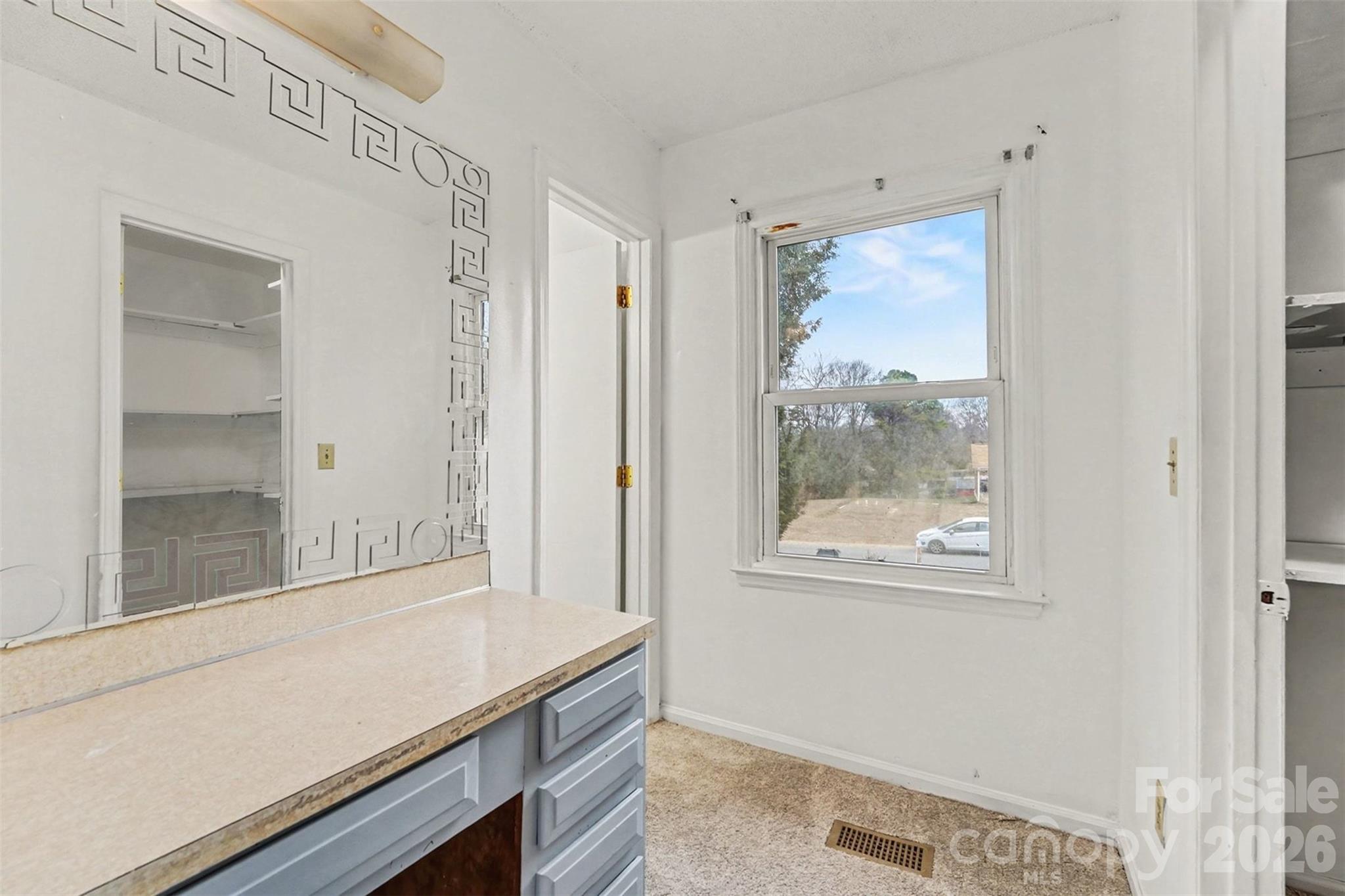5609 Beaconsfield Road — Charlotte