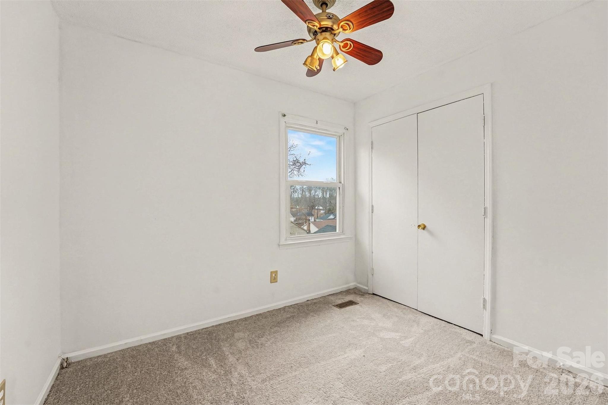 5609 Beaconsfield Road — Charlotte