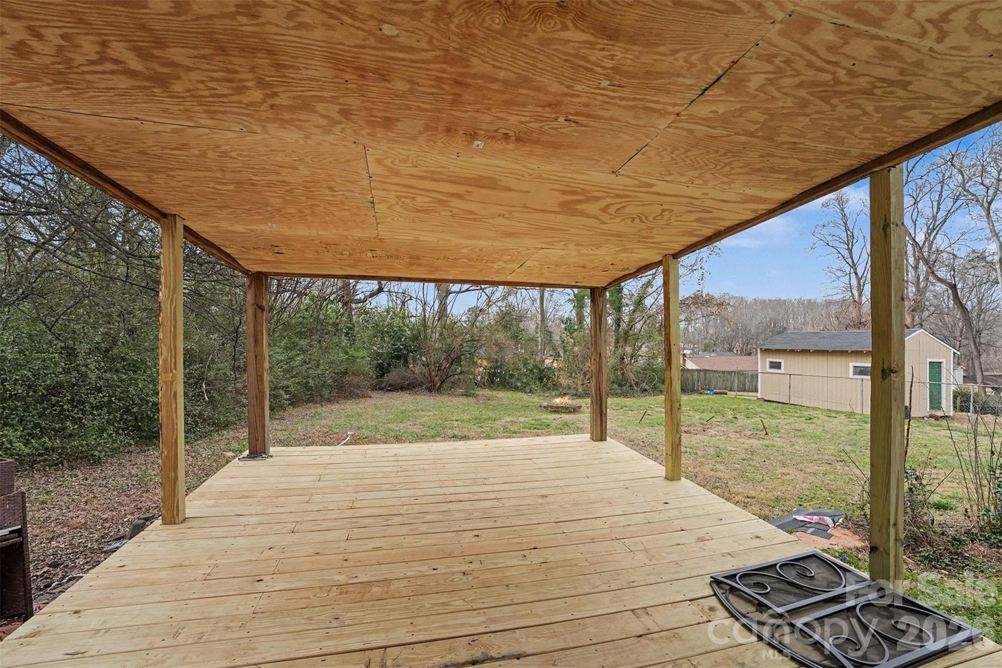 5609 Beaconsfield Road — Charlotte