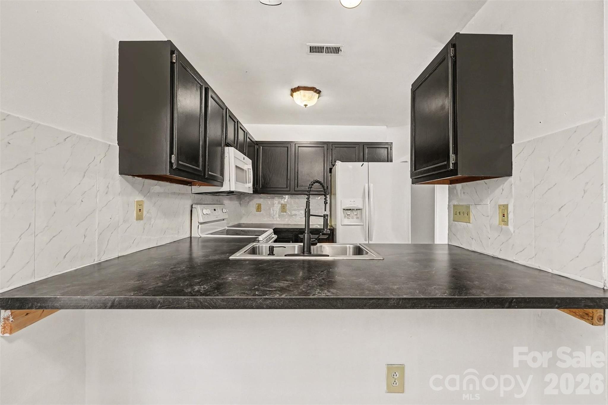 5609 Beaconsfield Road — Charlotte