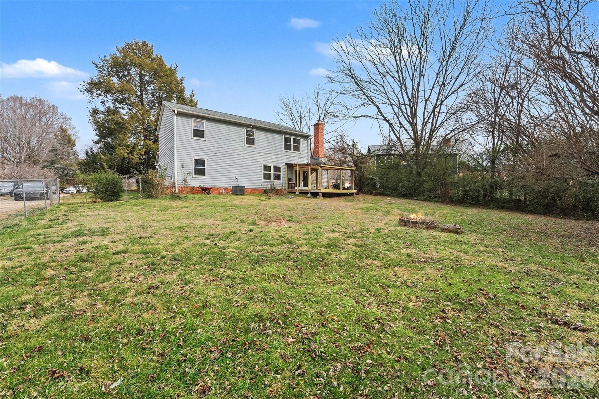 5609 Beaconsfield Road — Charlotte