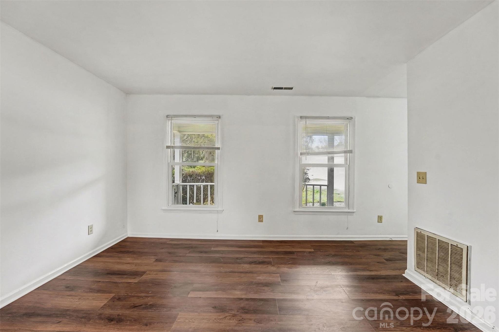 5609 Beaconsfield Road — Charlotte