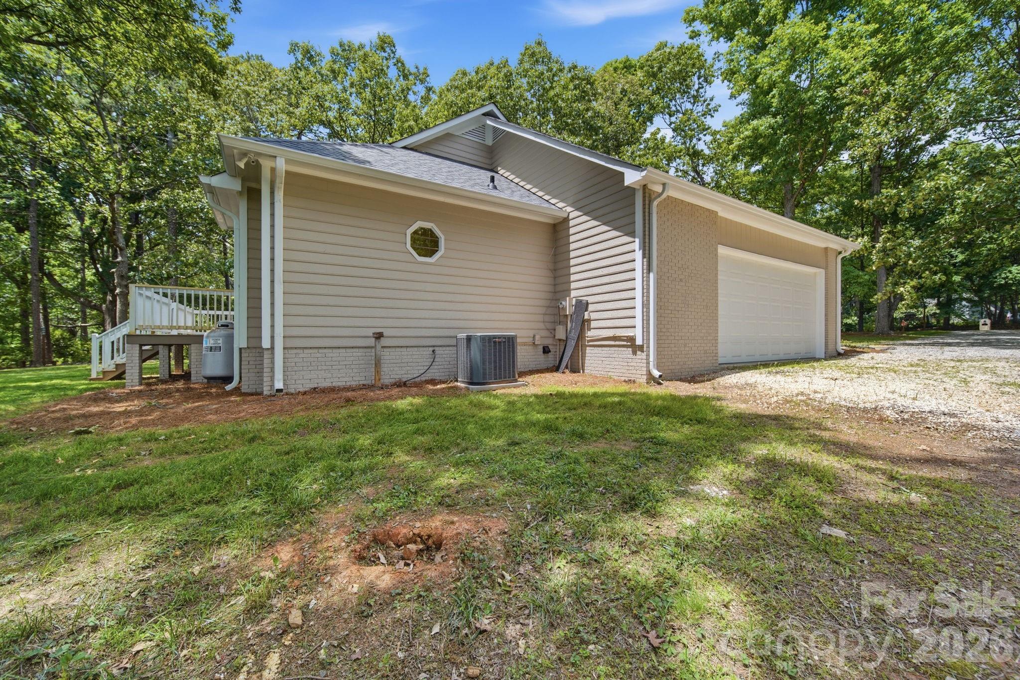2721 Tara Drive — Monroe