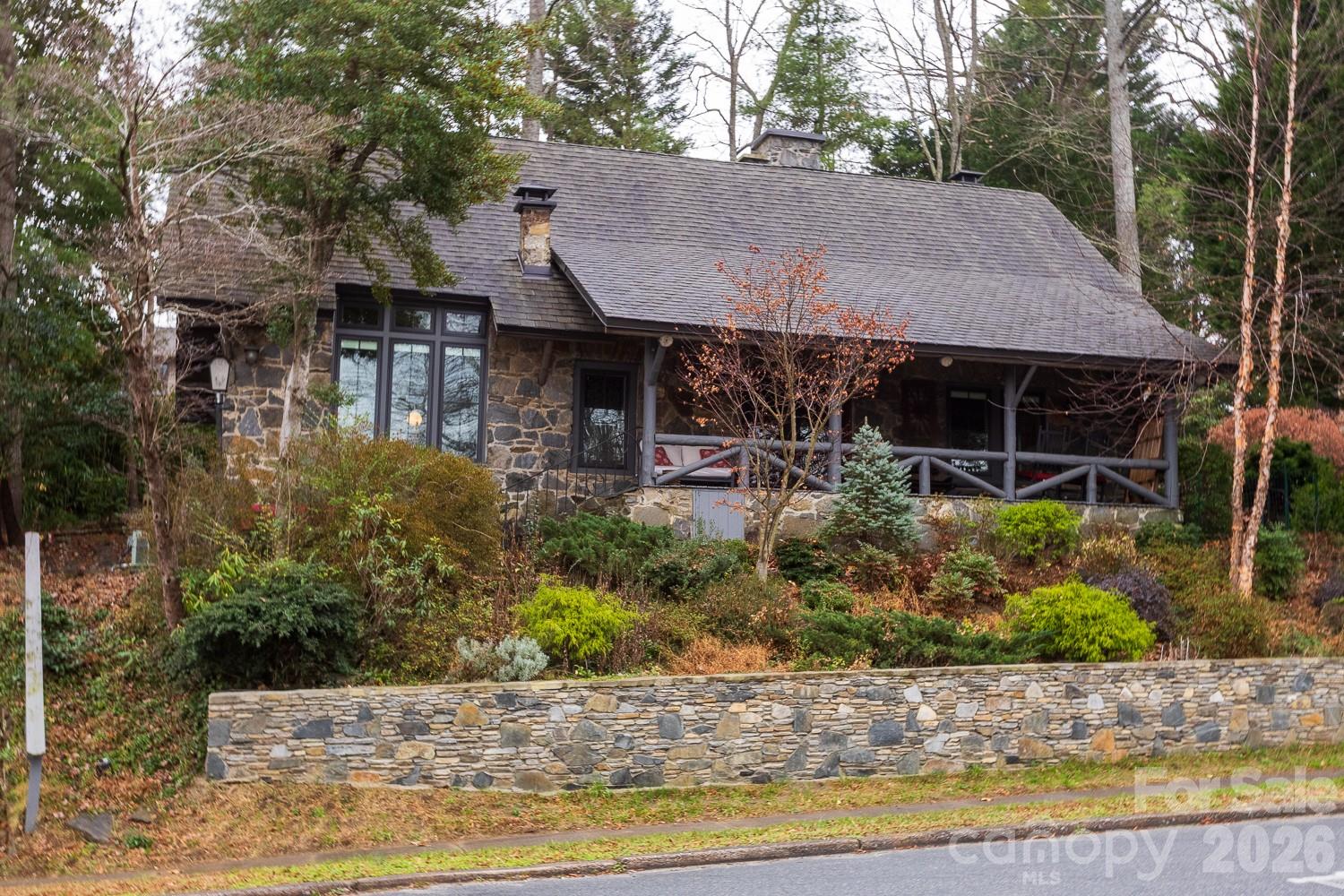 15 Chestnut Street — Tryon