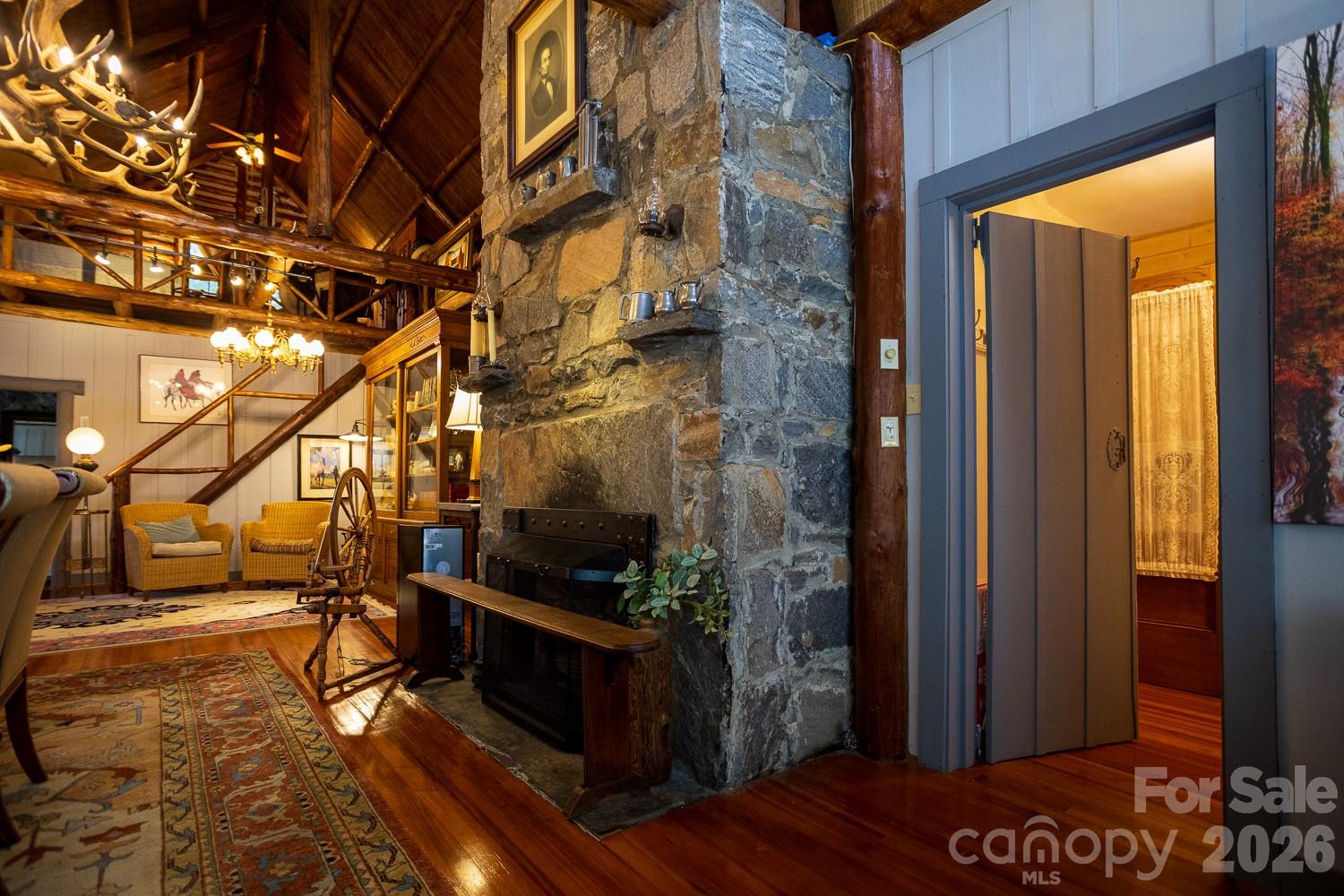15 Chestnut Street — Tryon
