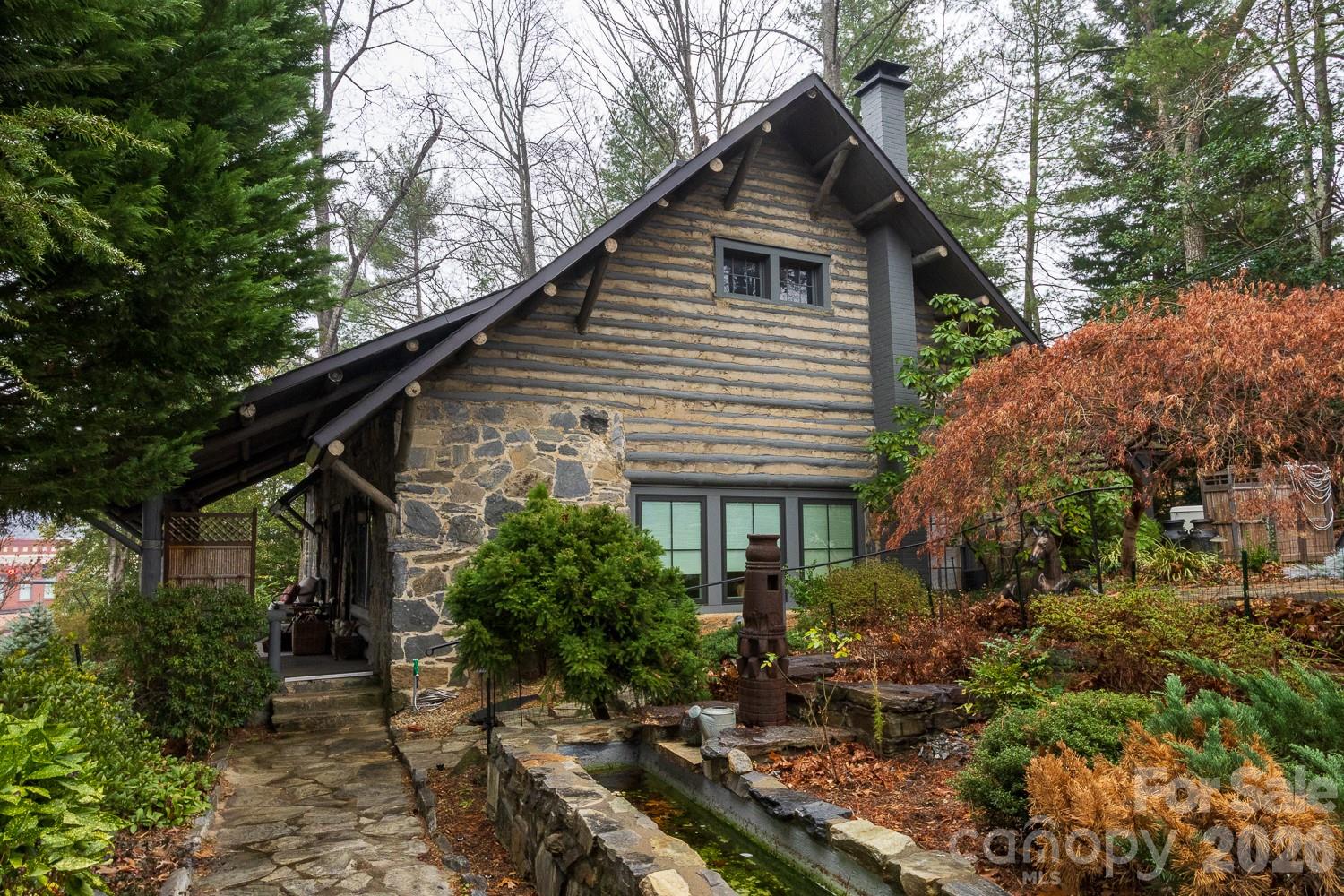 15 Chestnut Street — Tryon