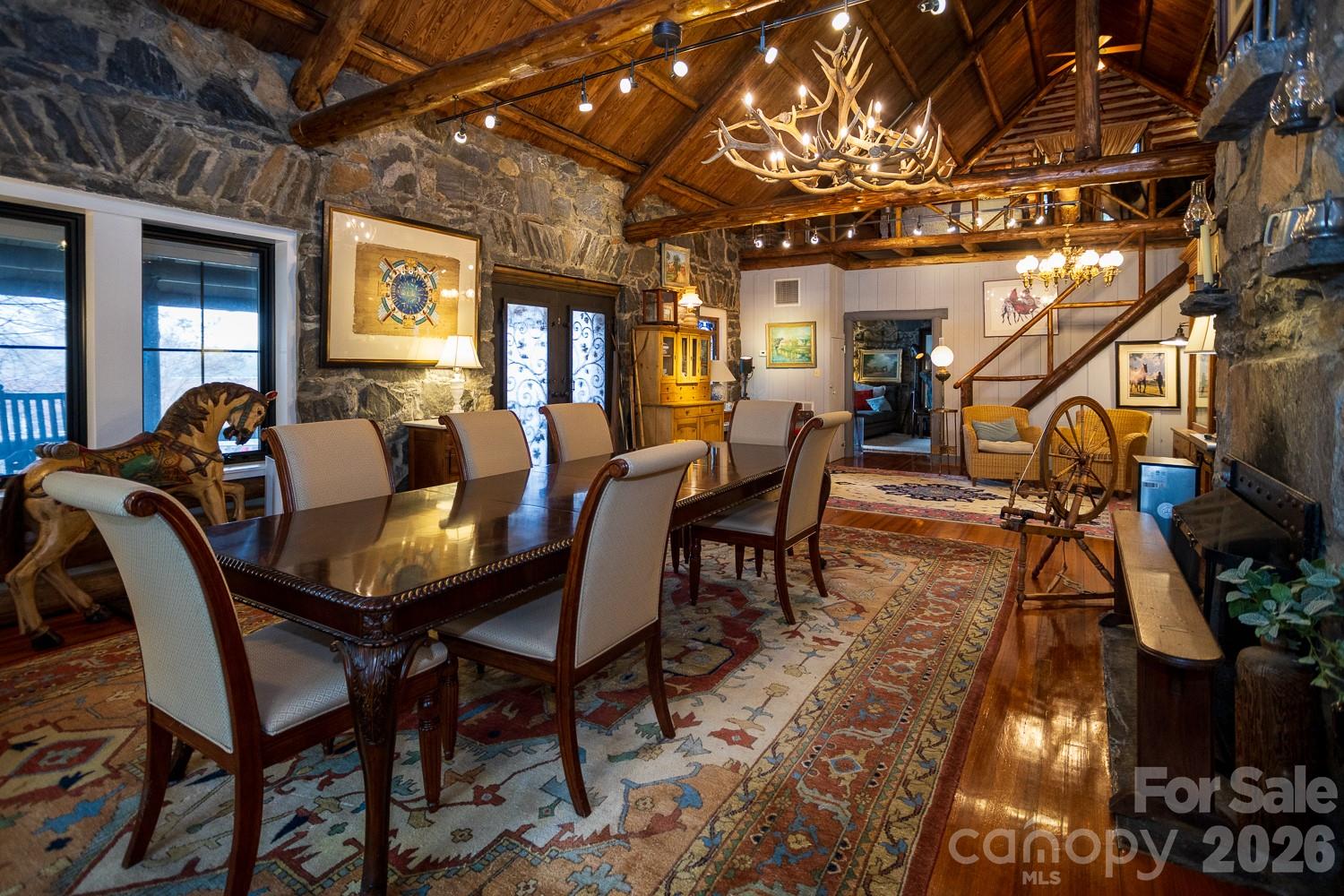 15 Chestnut Street — Tryon